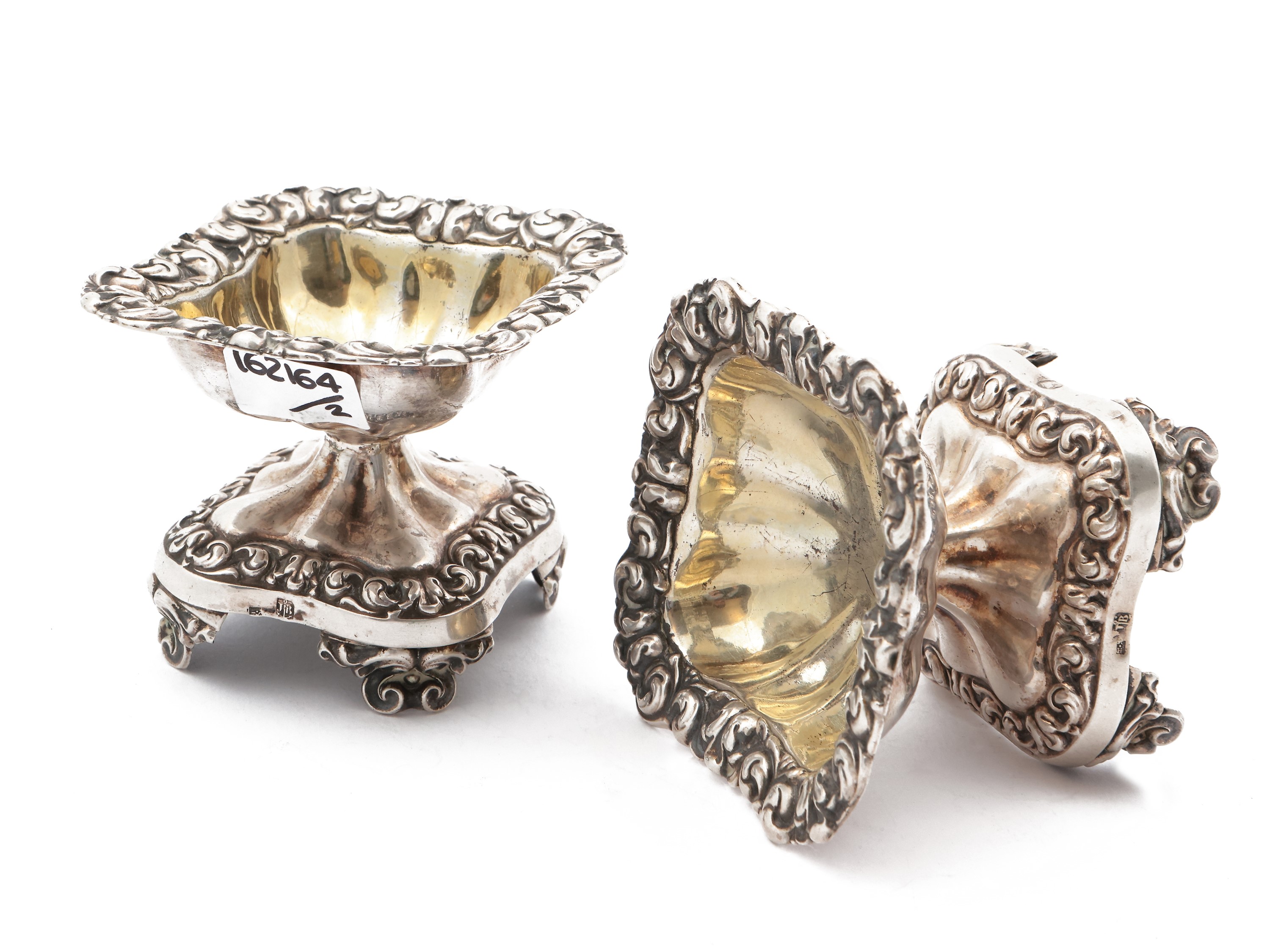 Coppia di saliere in argento