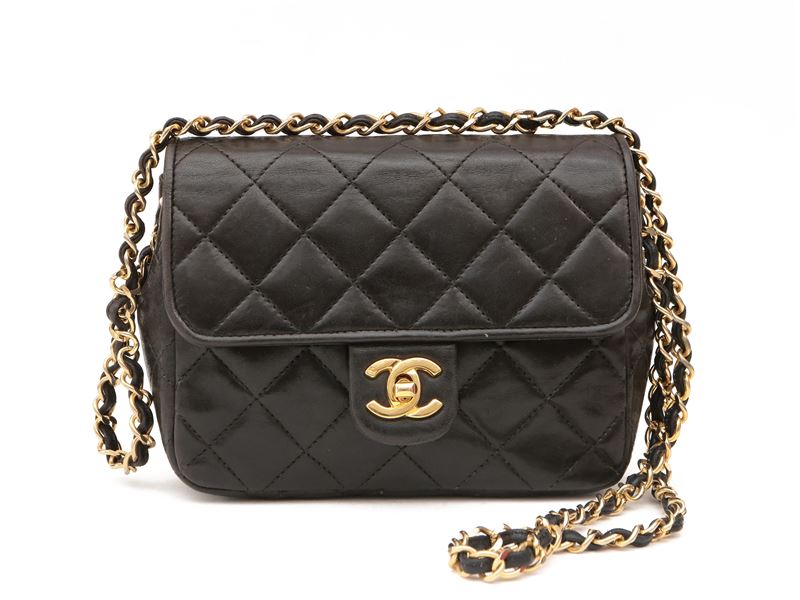Chanel, Borsa a Tracolla in Pelle Nera Matellassè