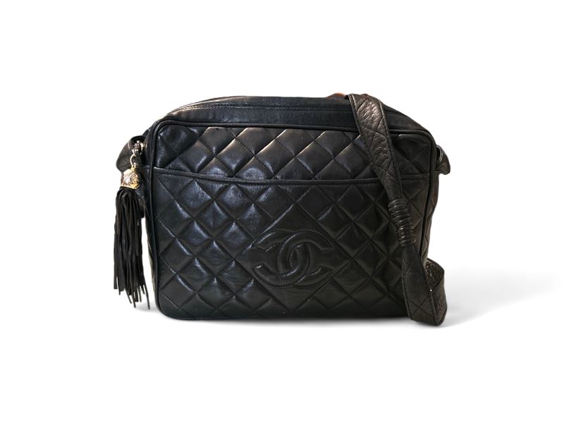 Chanel, Borsa a Spalla in Pelle Nera Matellassè, con Nappa