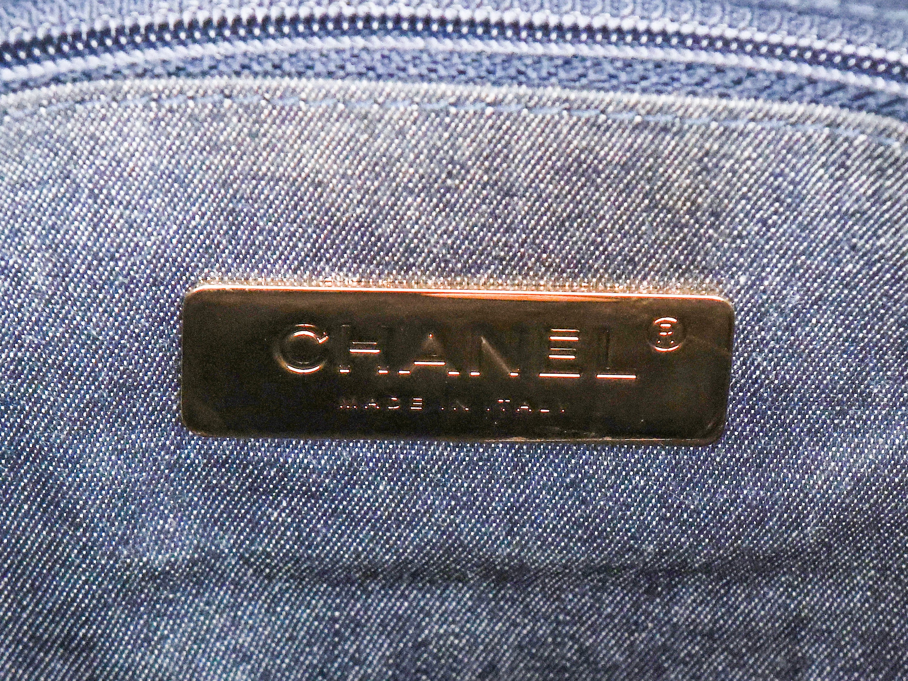 Chanel, Borsa 19 in Tessuto Trapuntato Blu Navy