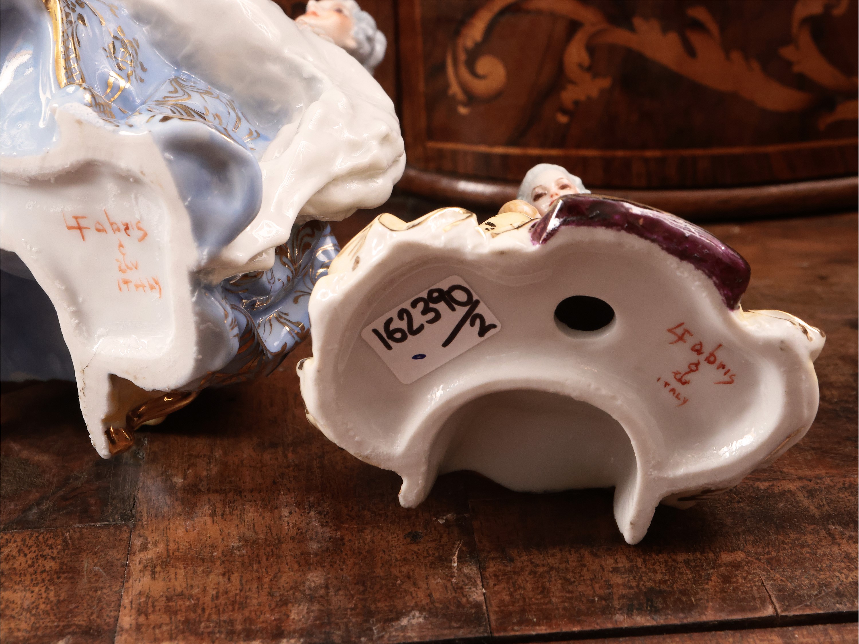 Luigi Fabris : Two porcelain groups - Auction Dèballage. Deals at