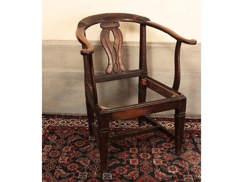 Poltroncina a Pozzetto in Noce