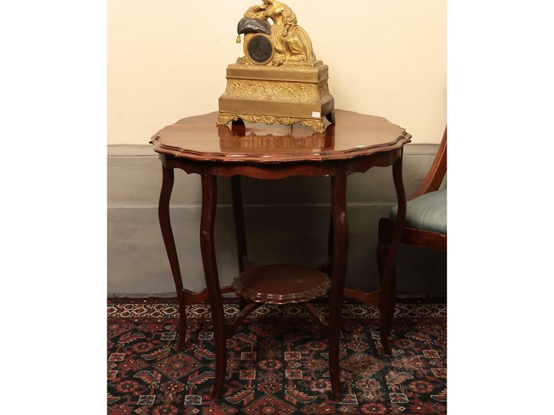 Tavolo da appoggio in noce