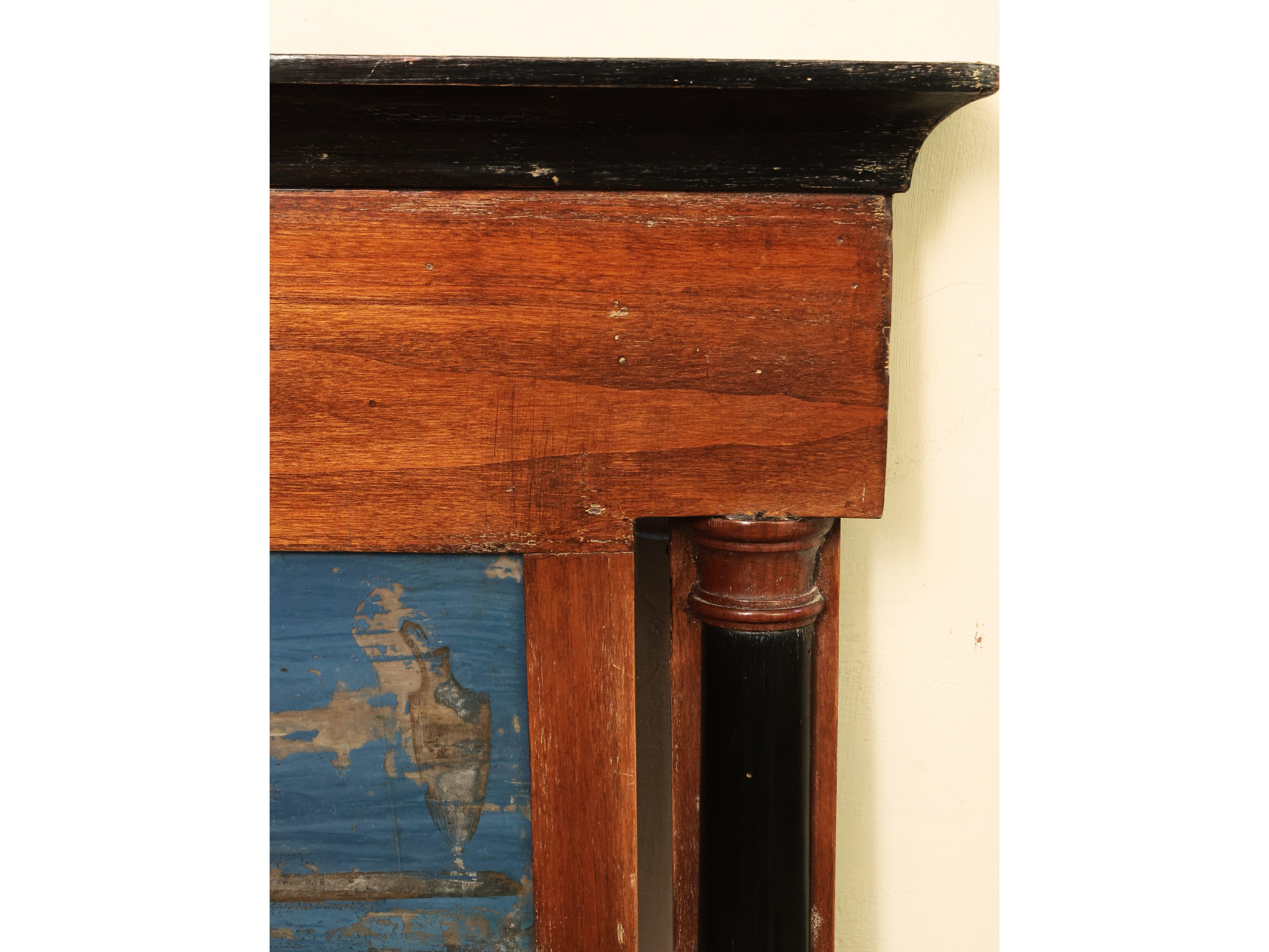 Cornice in Noce e Legno Ebanizzato