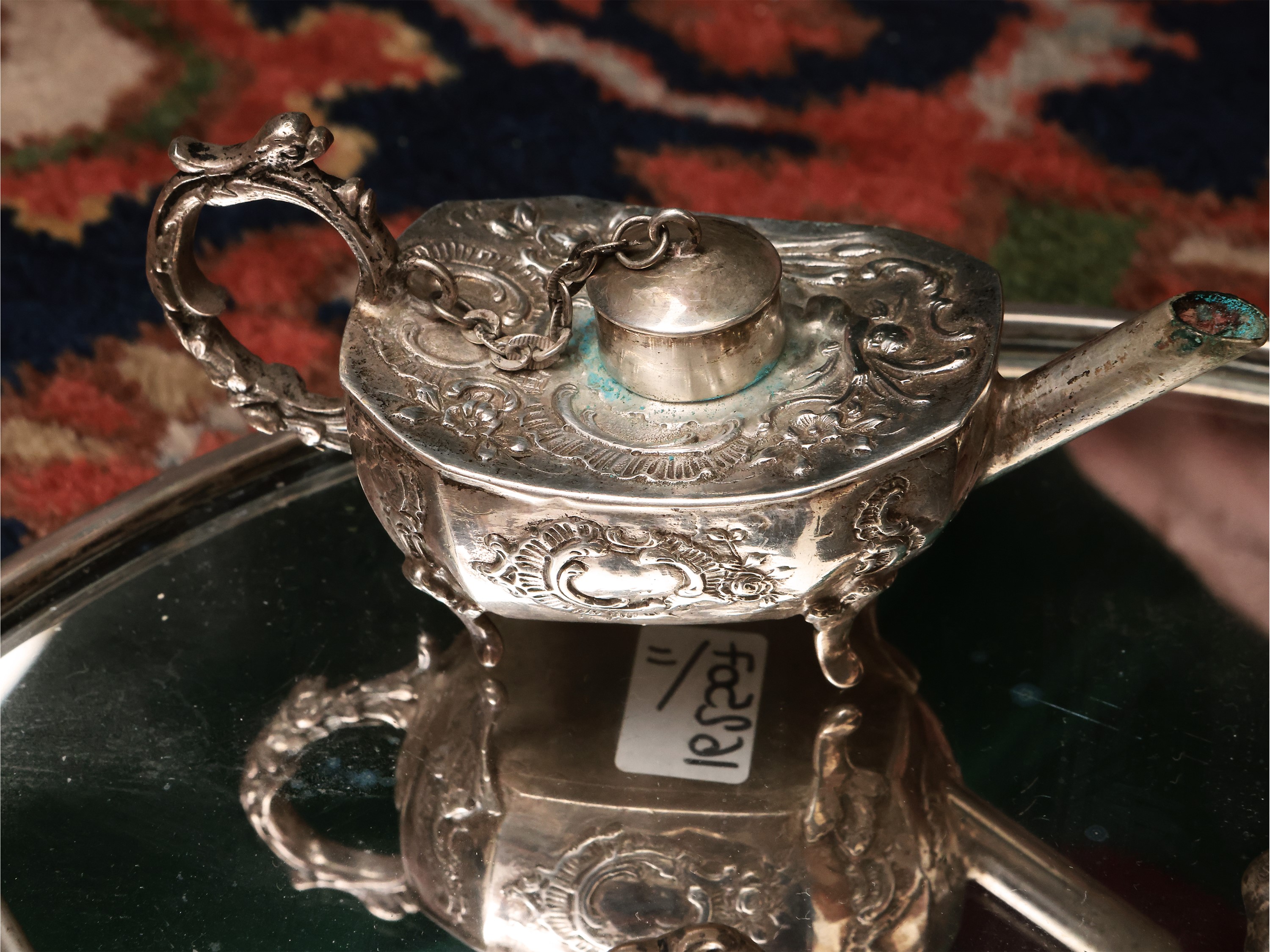 Assortimento di curiosità in argento