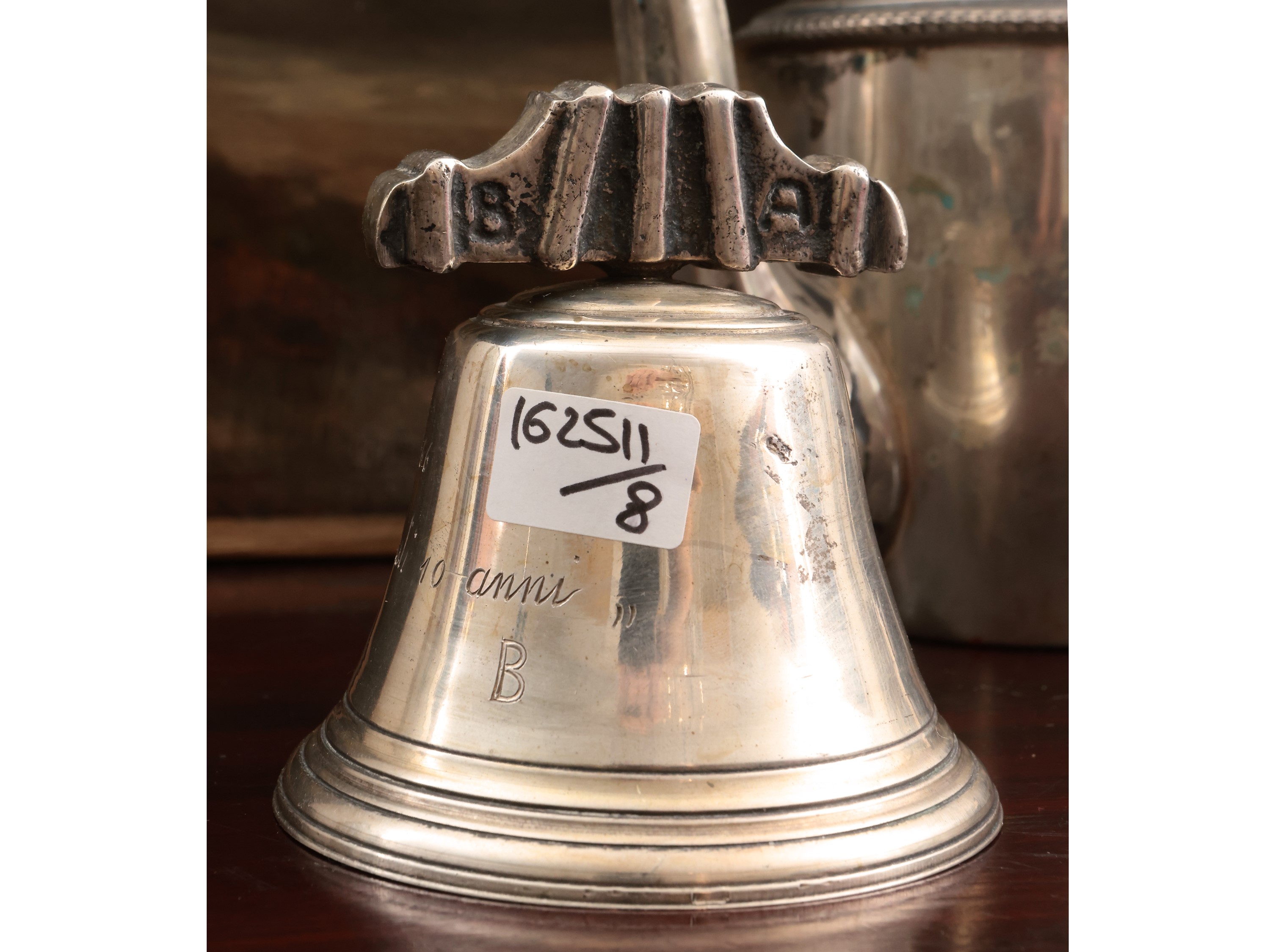 Assortimento di accessori per la casa e la tavola in argento