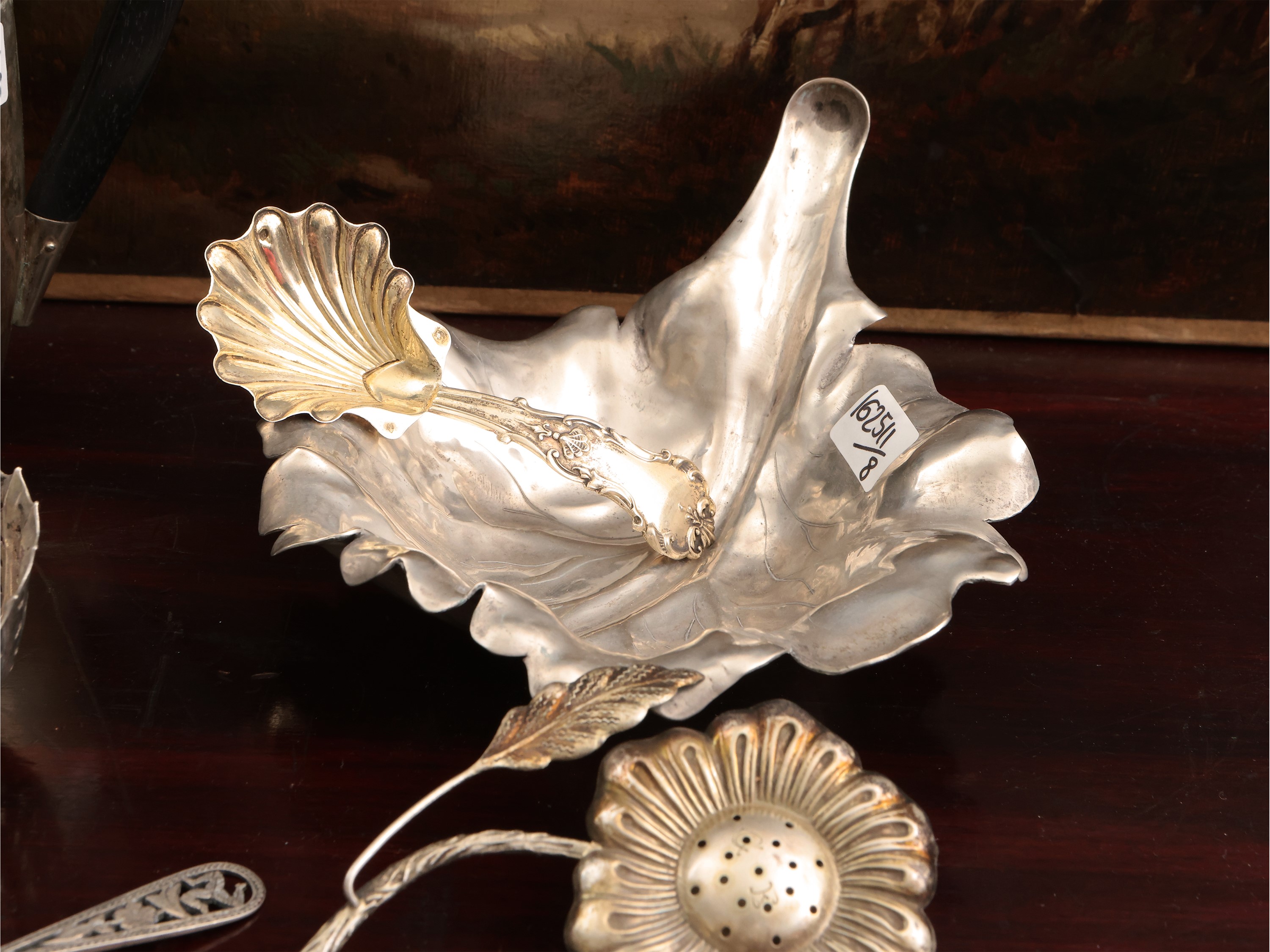 Assortimento di accessori per la casa e la tavola in argento