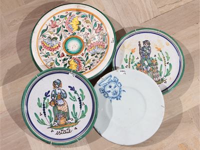 Quattro Piatti Decorativi in Ceramica