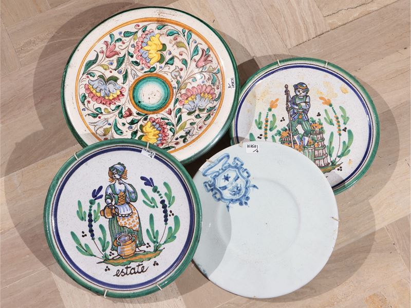 Quattro Piatti Decorativi in Ceramica