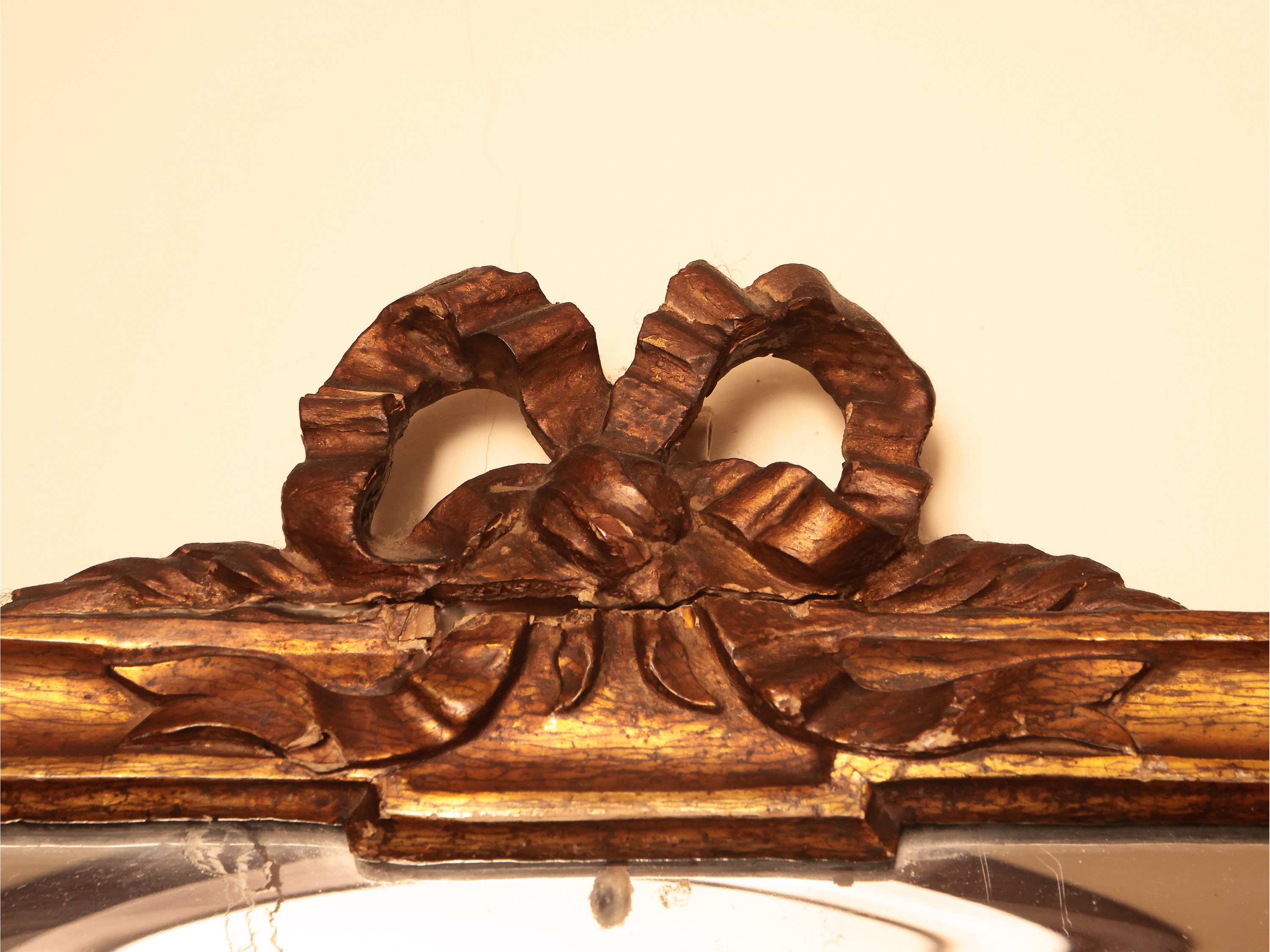 Specchiera a Ventola con Cornice in Legno e Pastiglia Dorata