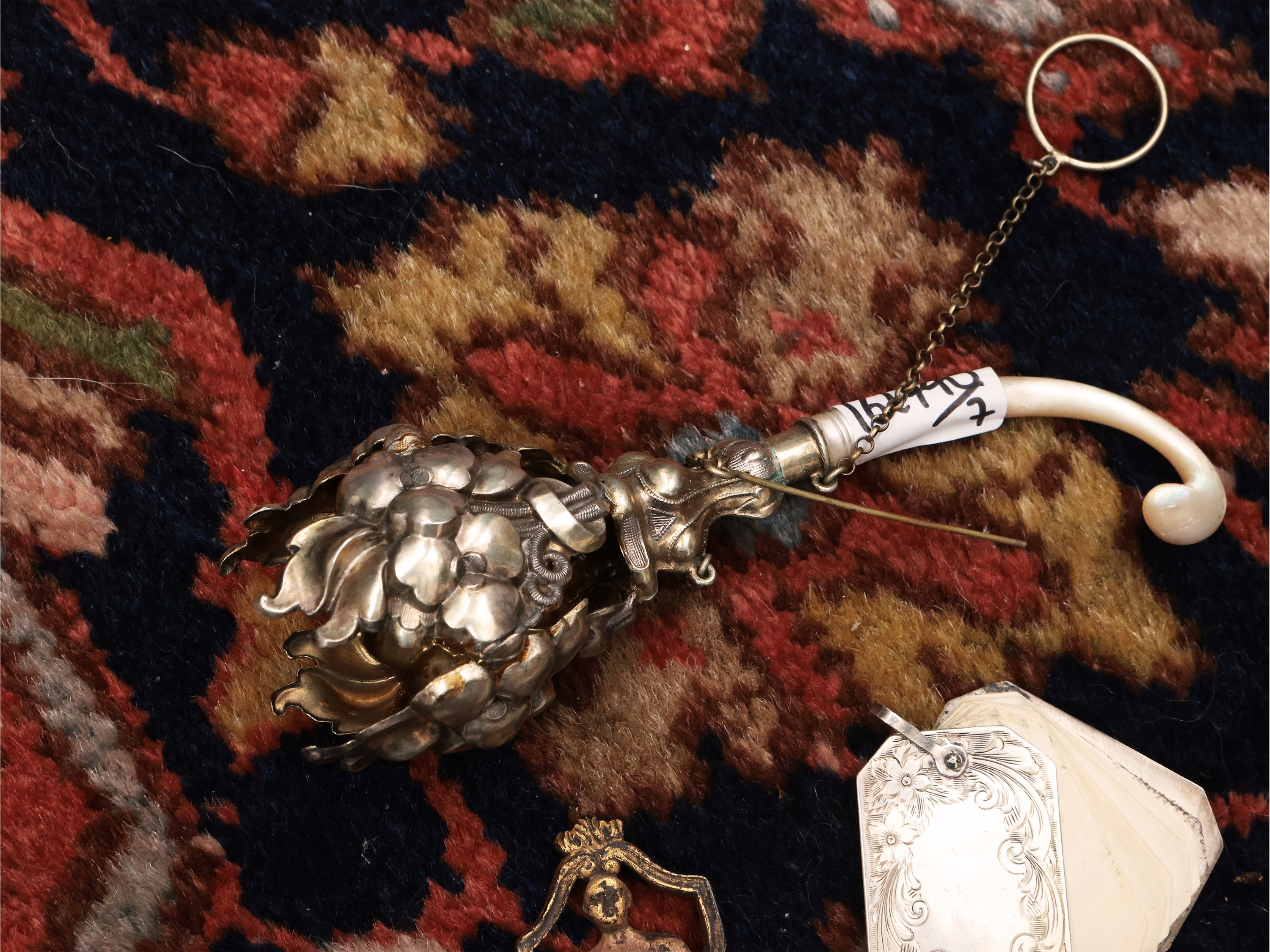 Galanterie con dettagli in argento