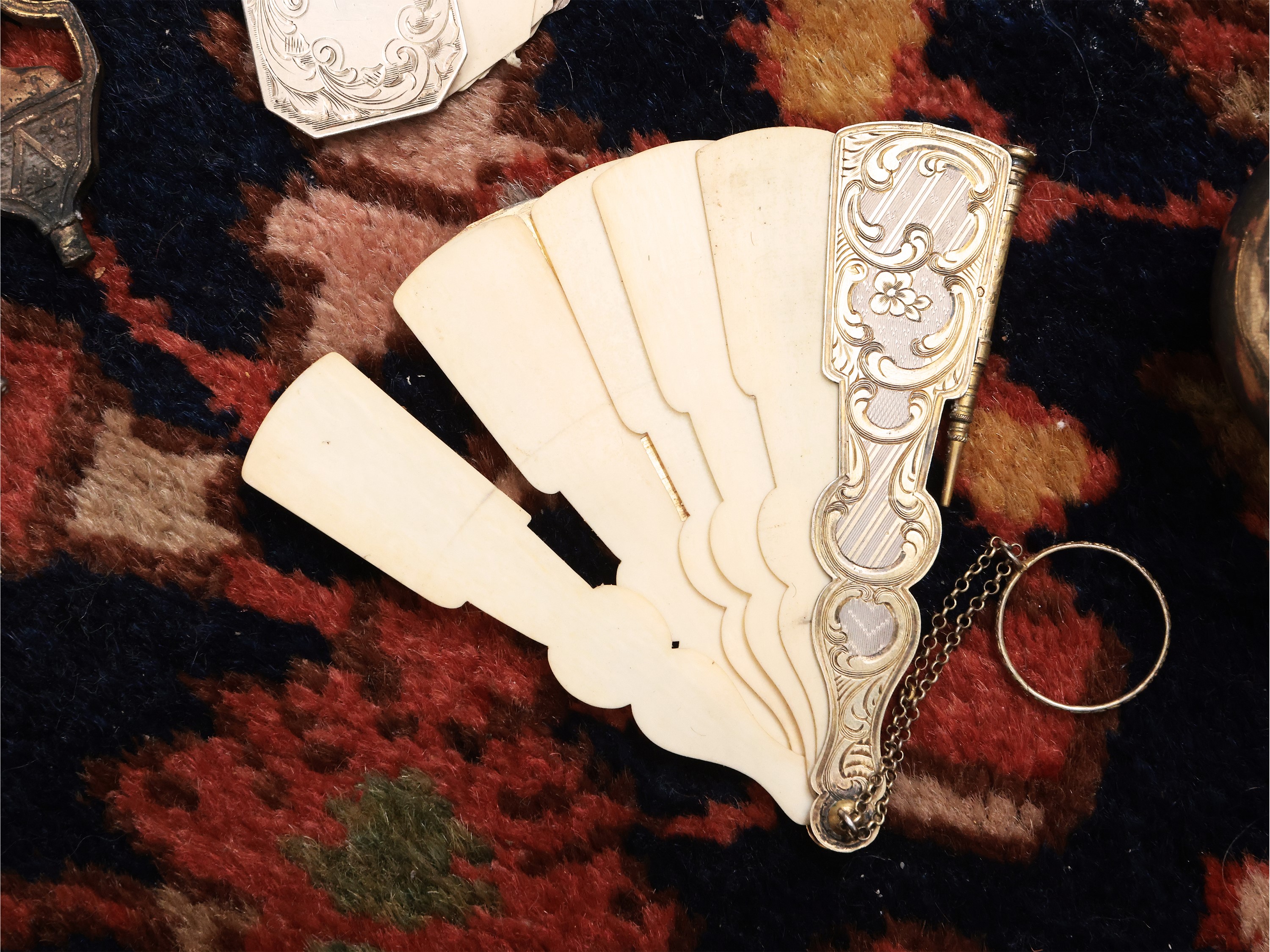 Galanterie con dettagli in argento