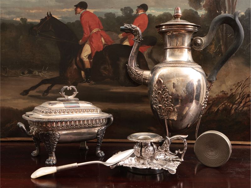 Assortimento di Accessori per la Tavola in Metallo Argentato