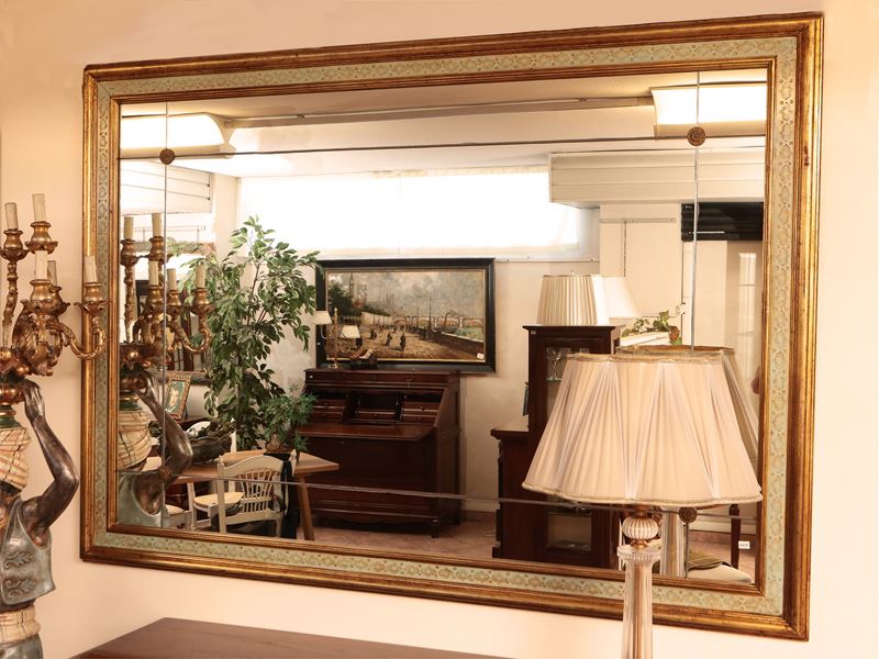 Grande Specchiera con Cornice in Legno Laccato Dorato