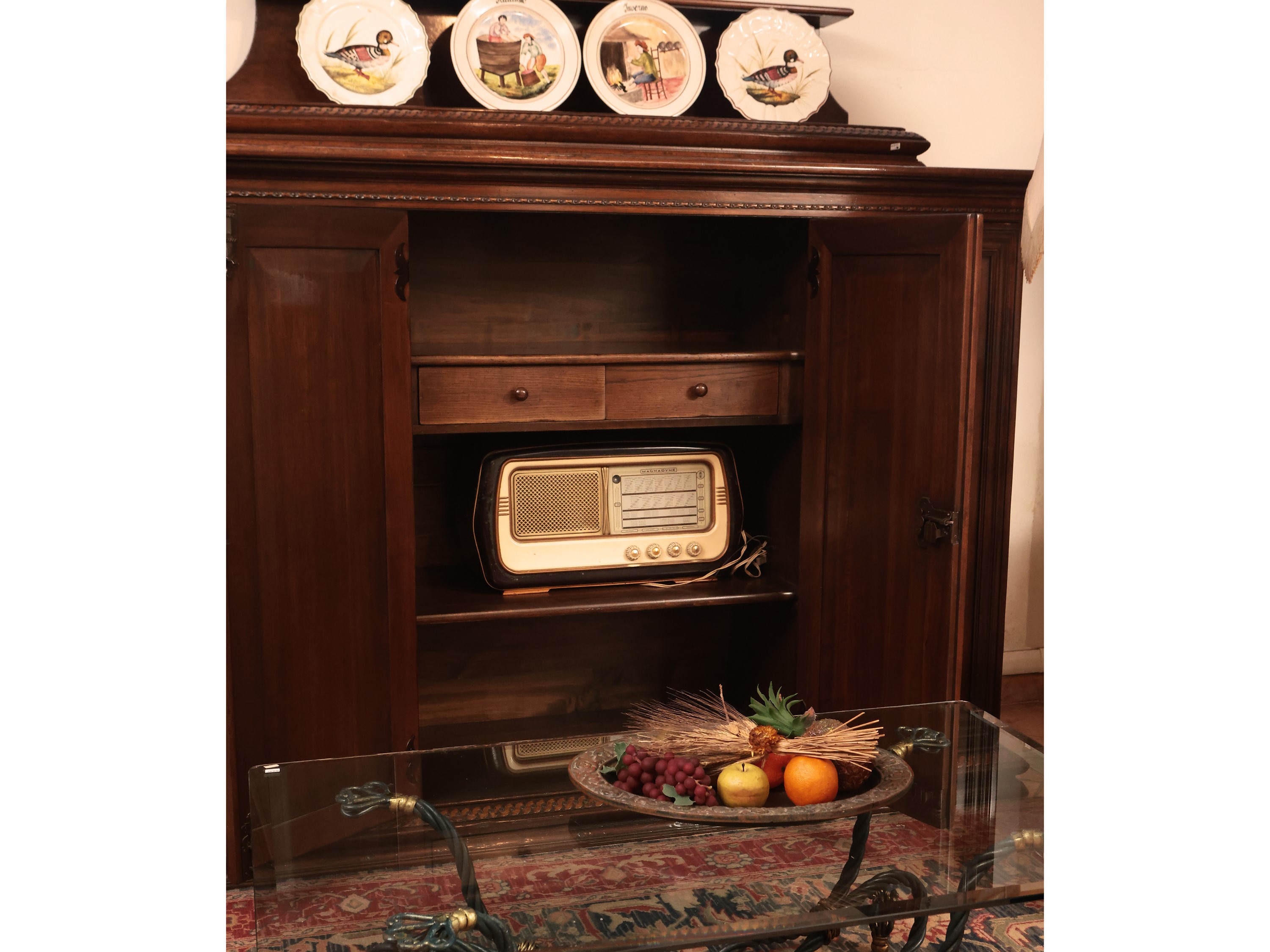 Grande Credenza in Noce con Alzata