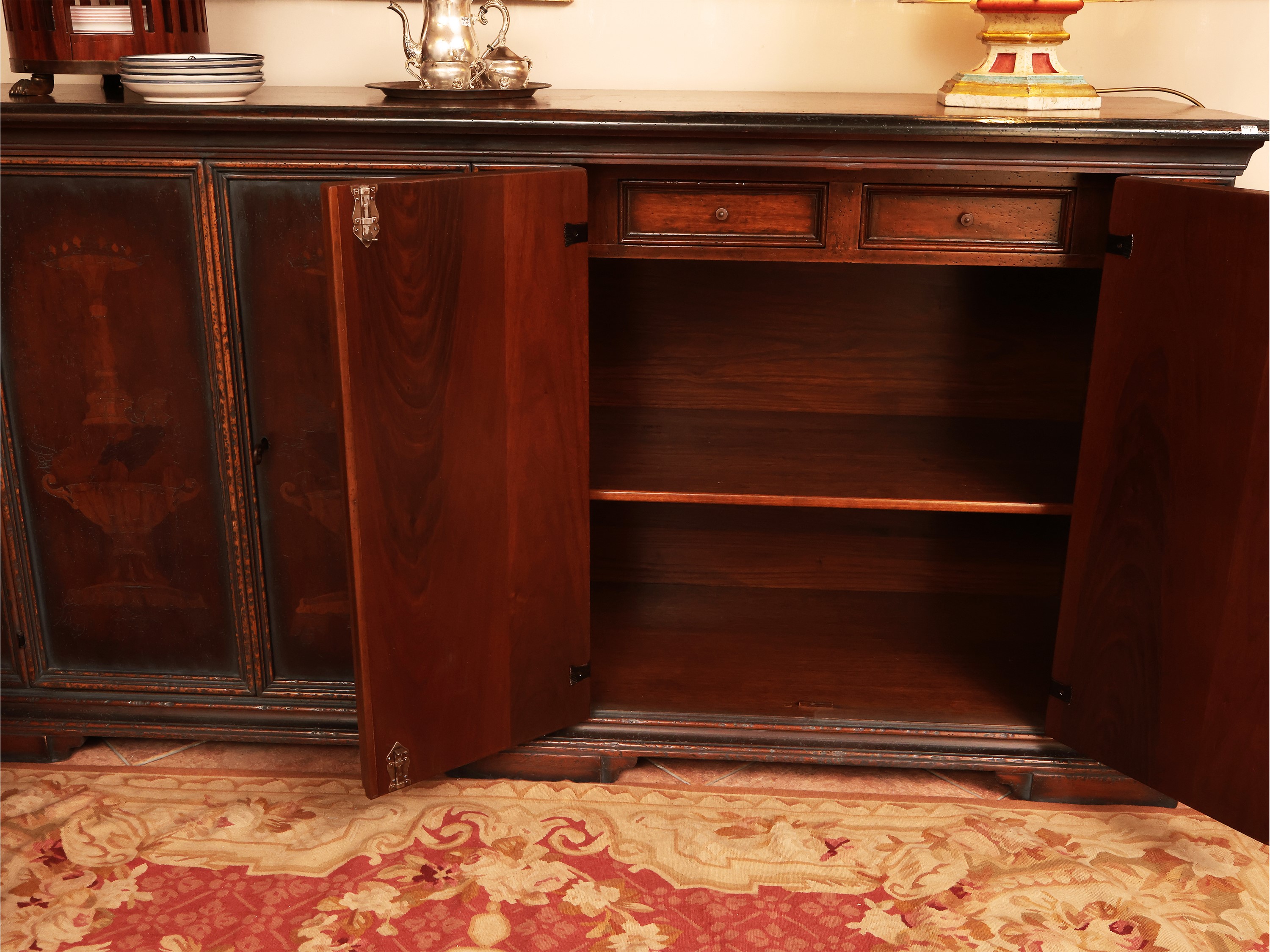 Grande Credenza