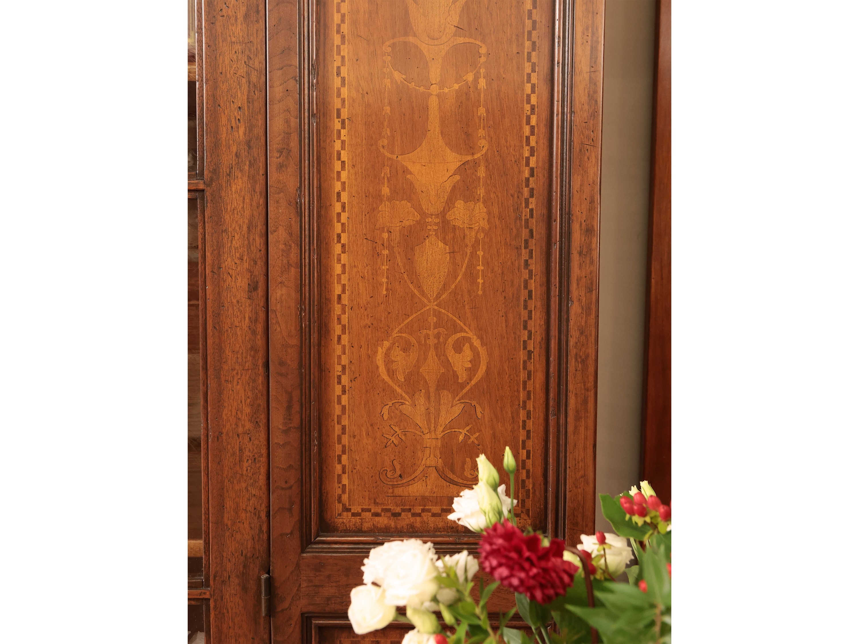 Libreria in satinwood