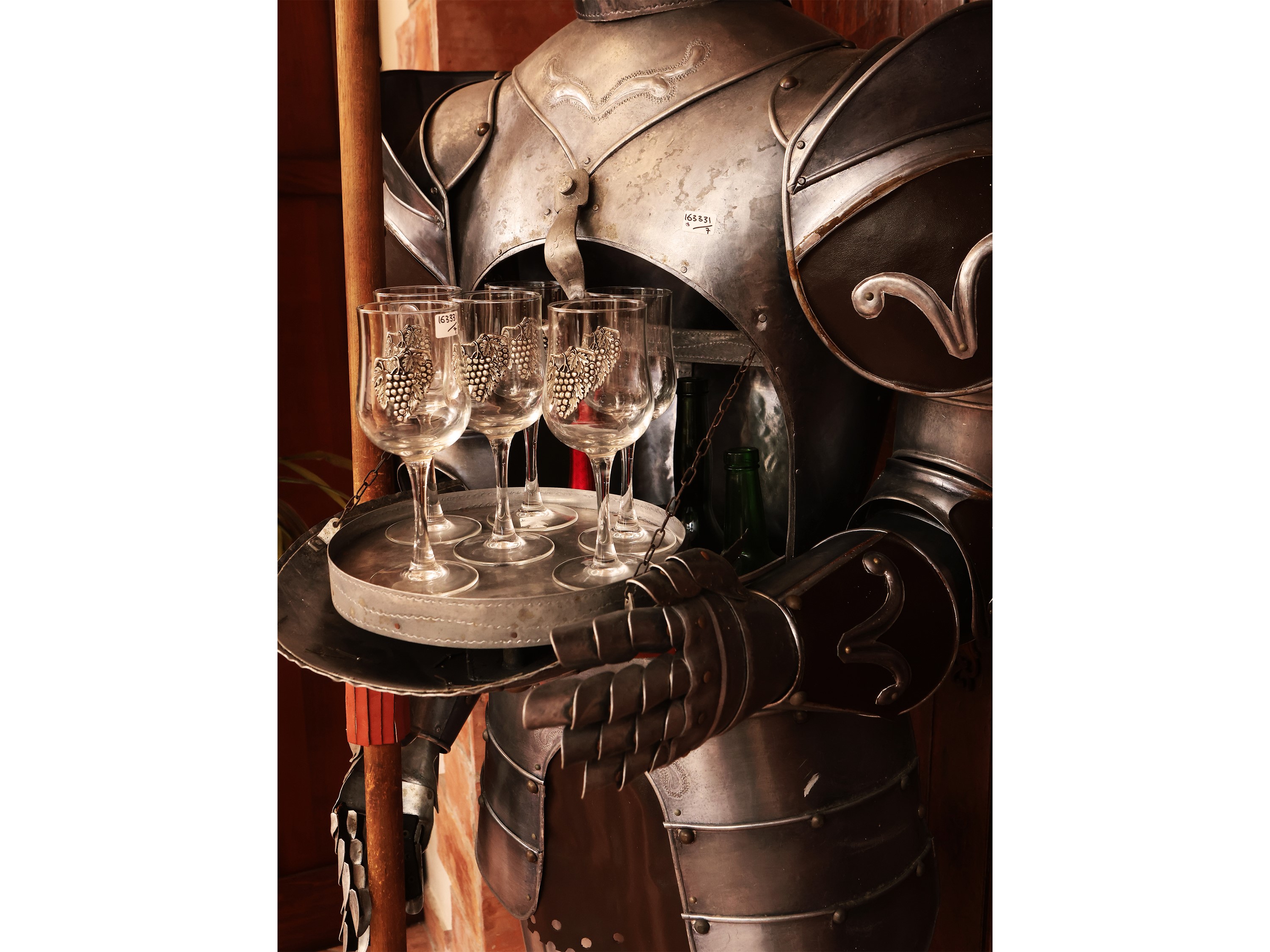 Armatura medievale in metallo - mobile bar