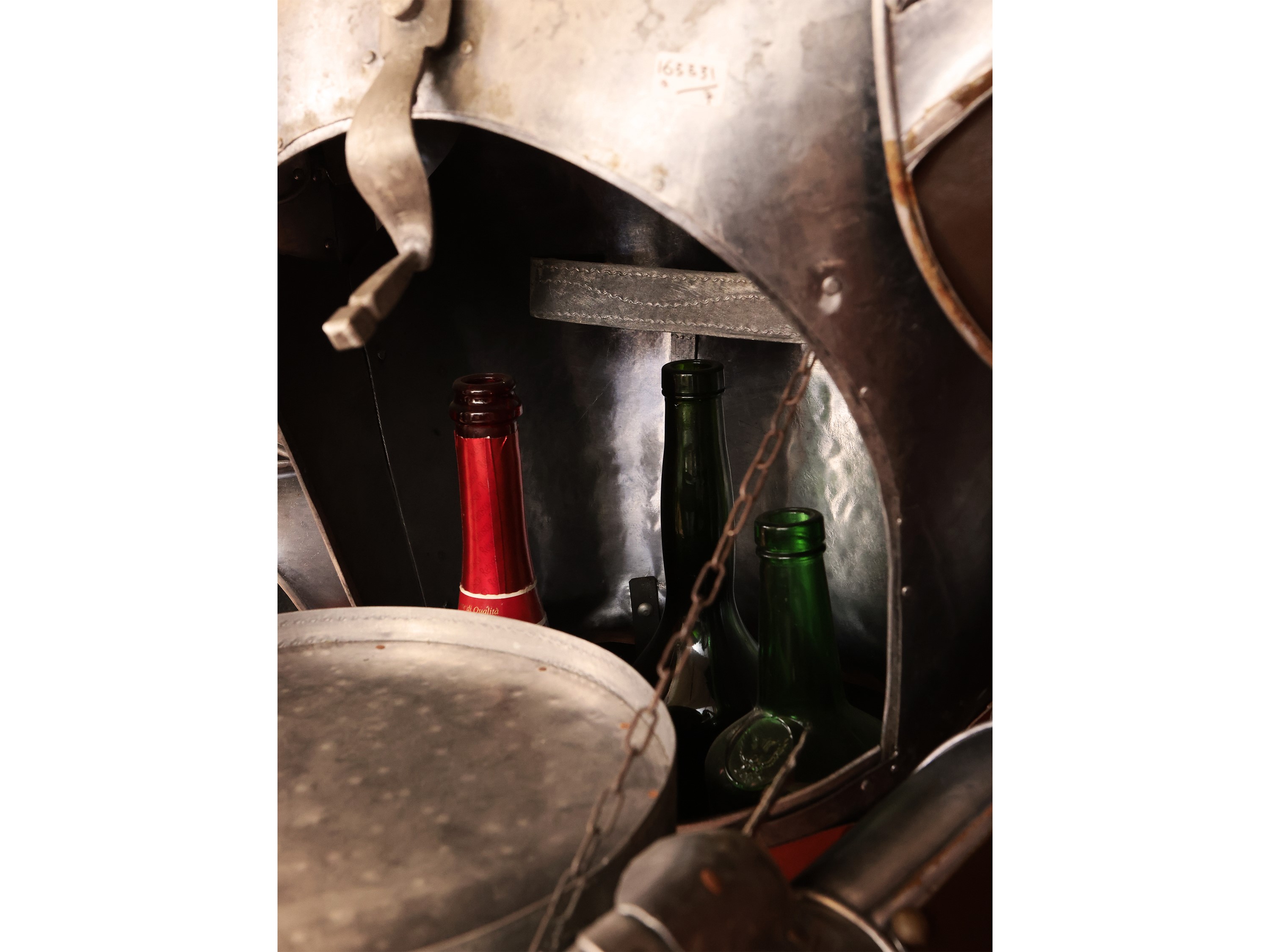 Armatura medievale in metallo - mobile bar