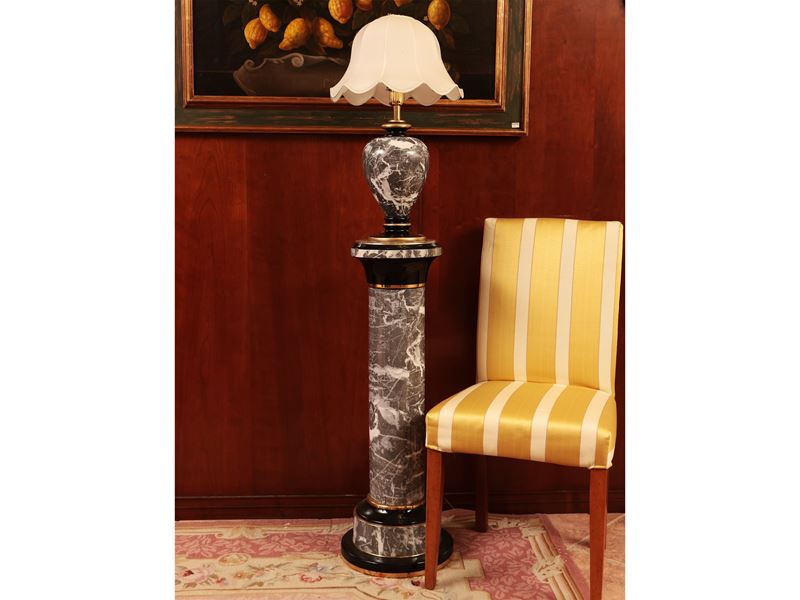 Colonna Decorativa in Porcellana