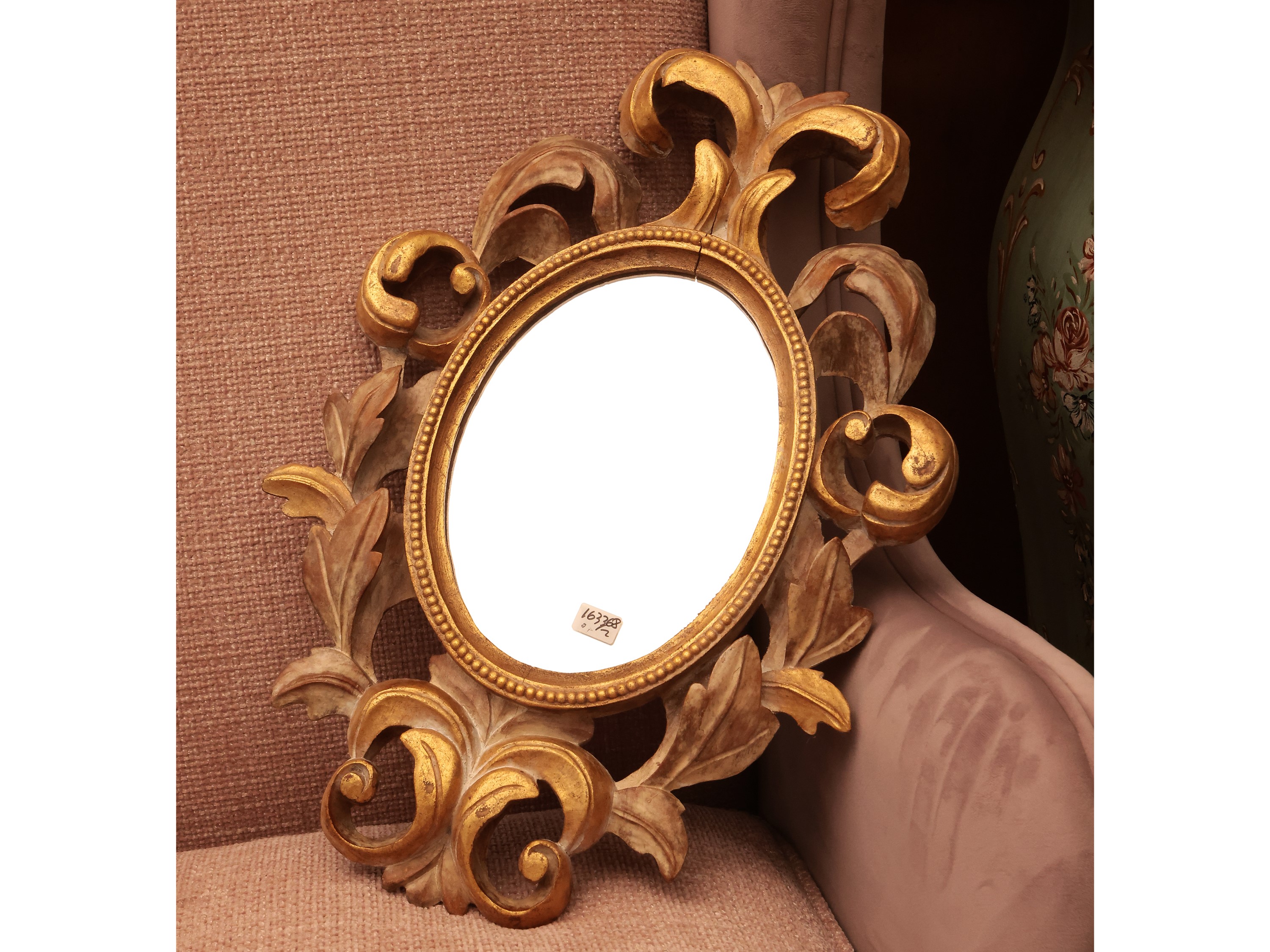 Due piccole specchiere