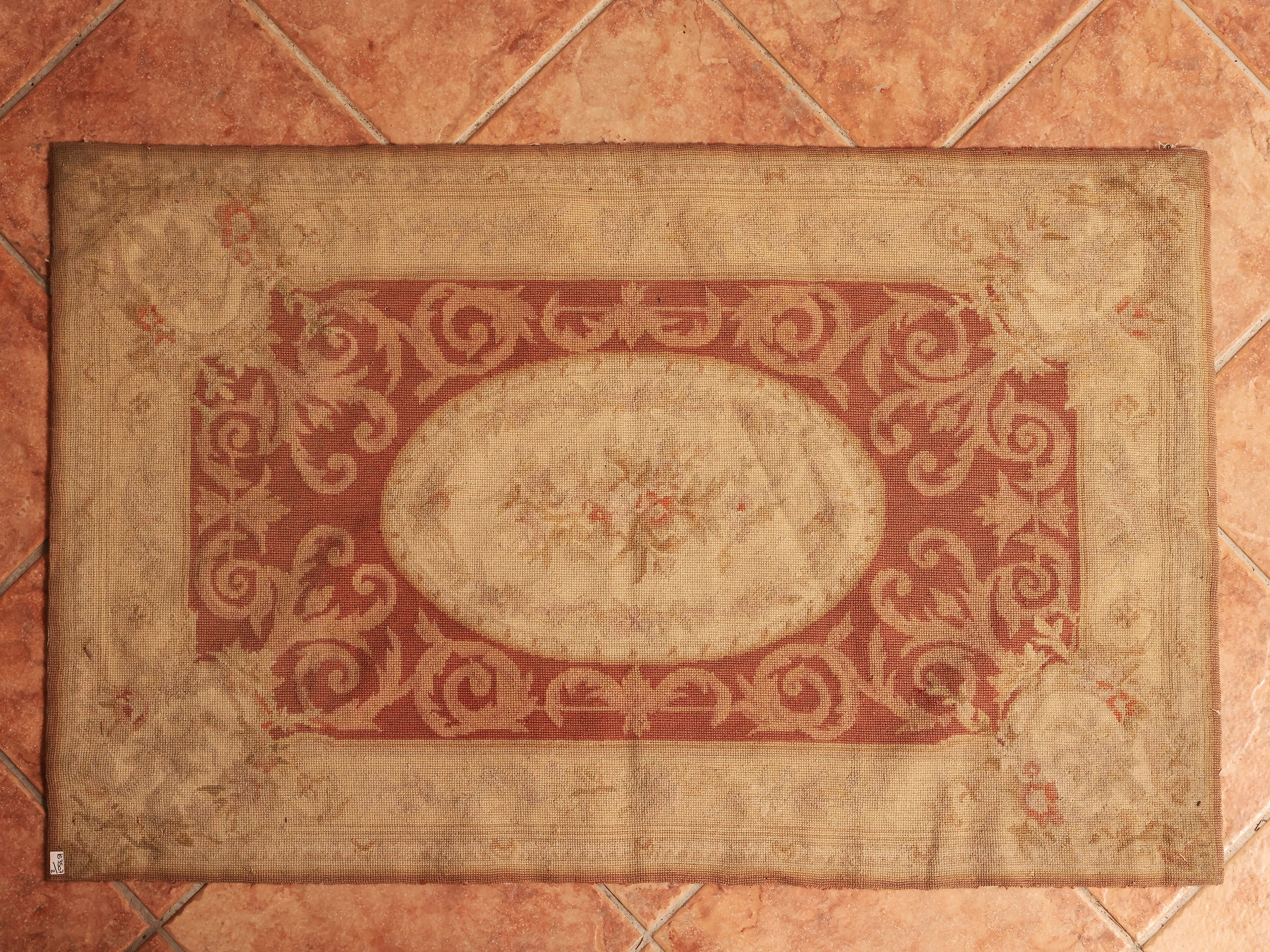 Due tappetti a piccolo punto