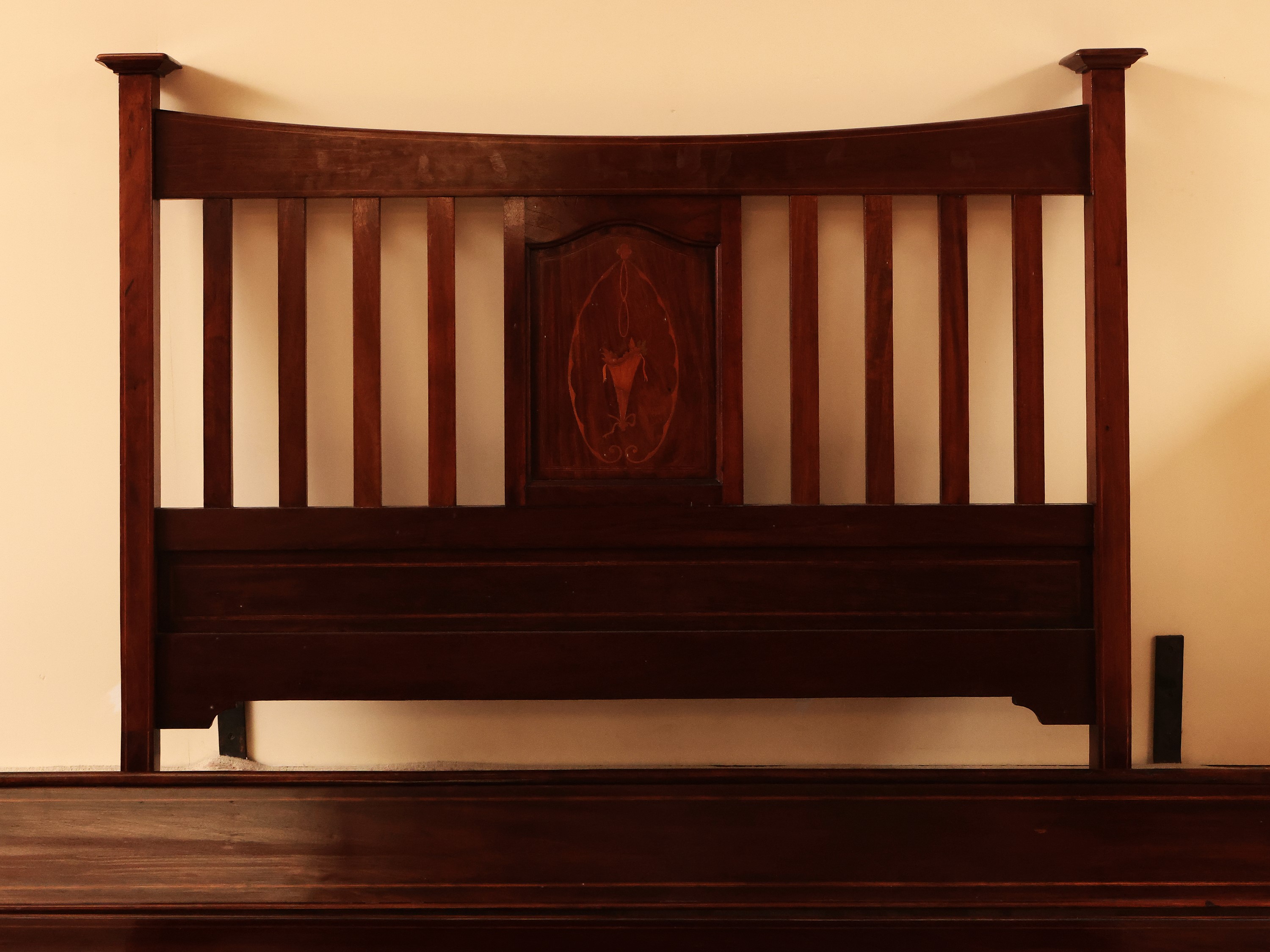 Letto Matrimoniale in Satinwood