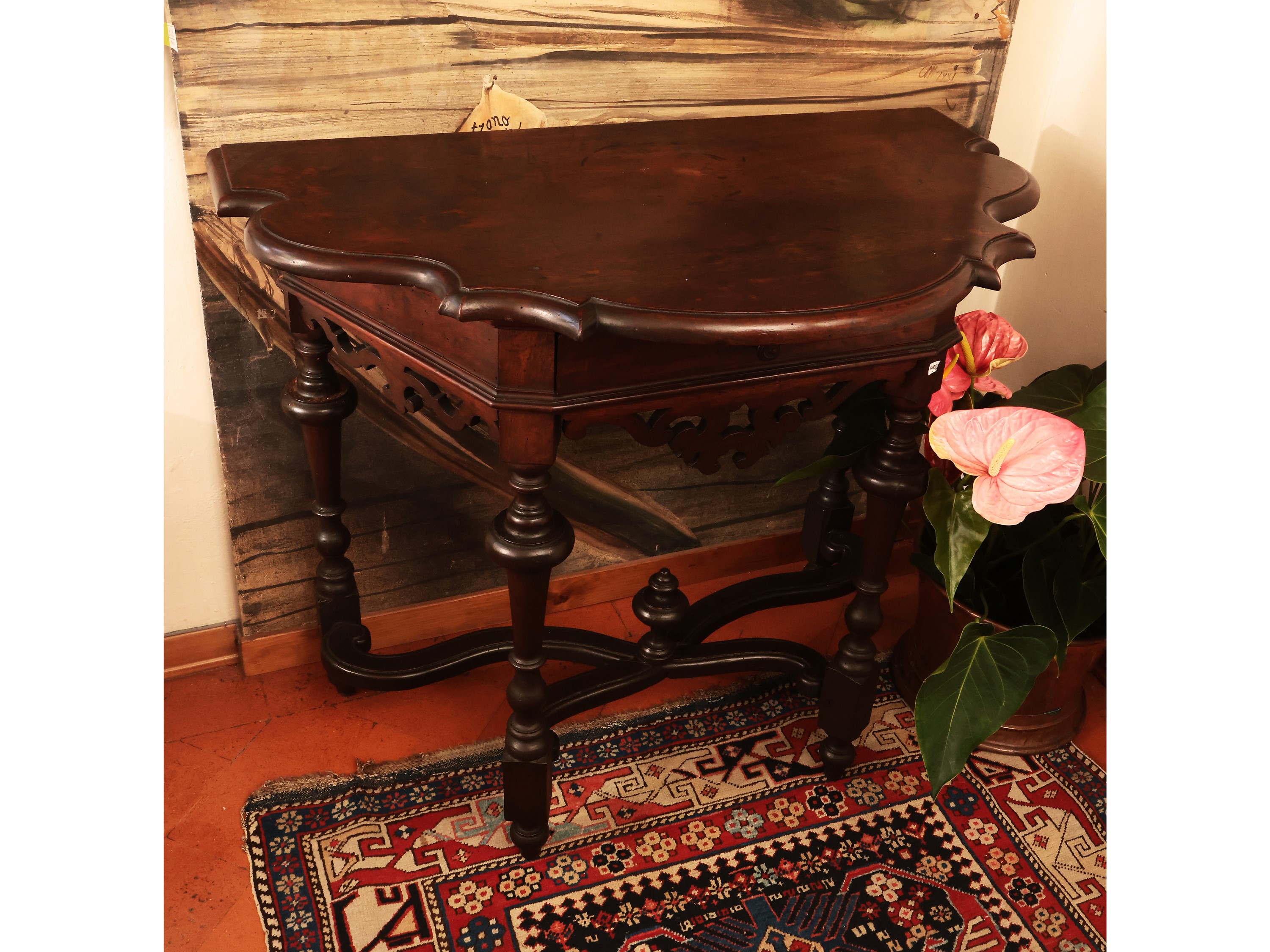 Coppia di mezzi tavoli in noce