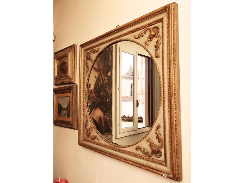 Grande Cornice in Legno Laccato e Lumeggiato in Oro