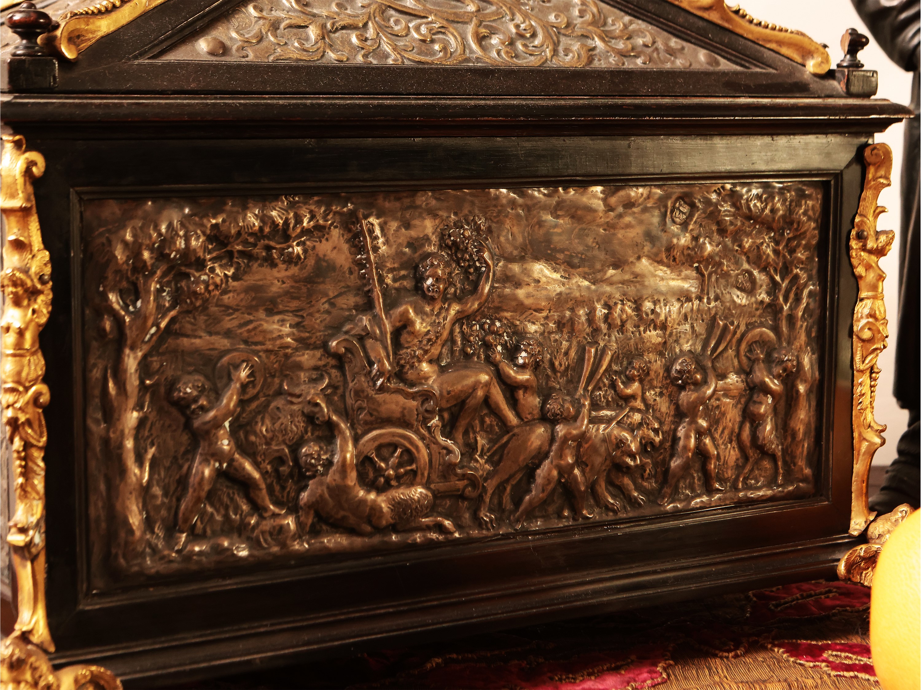 Forziere in legno ebanizzato