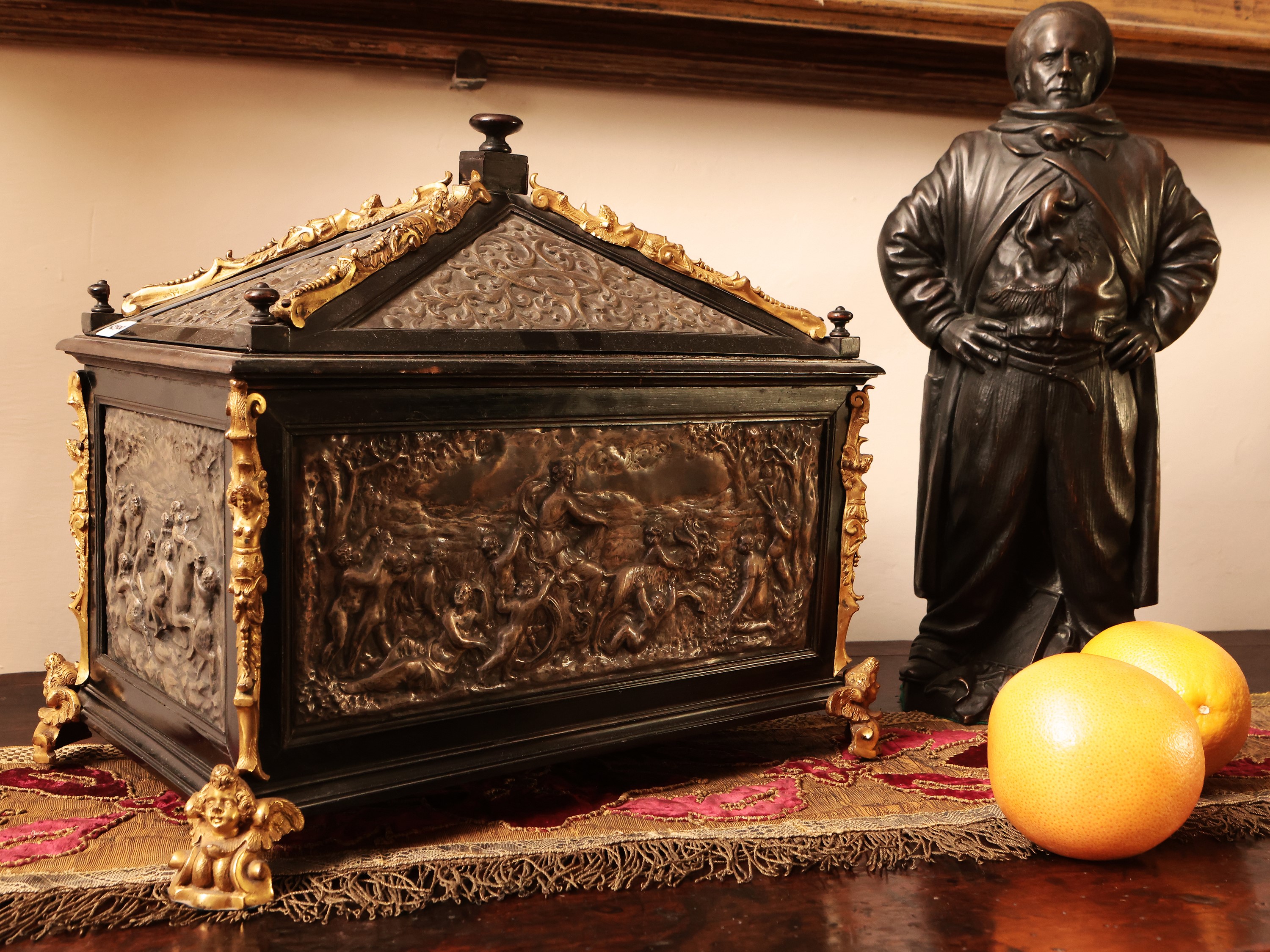 Forziere in legno ebanizzato