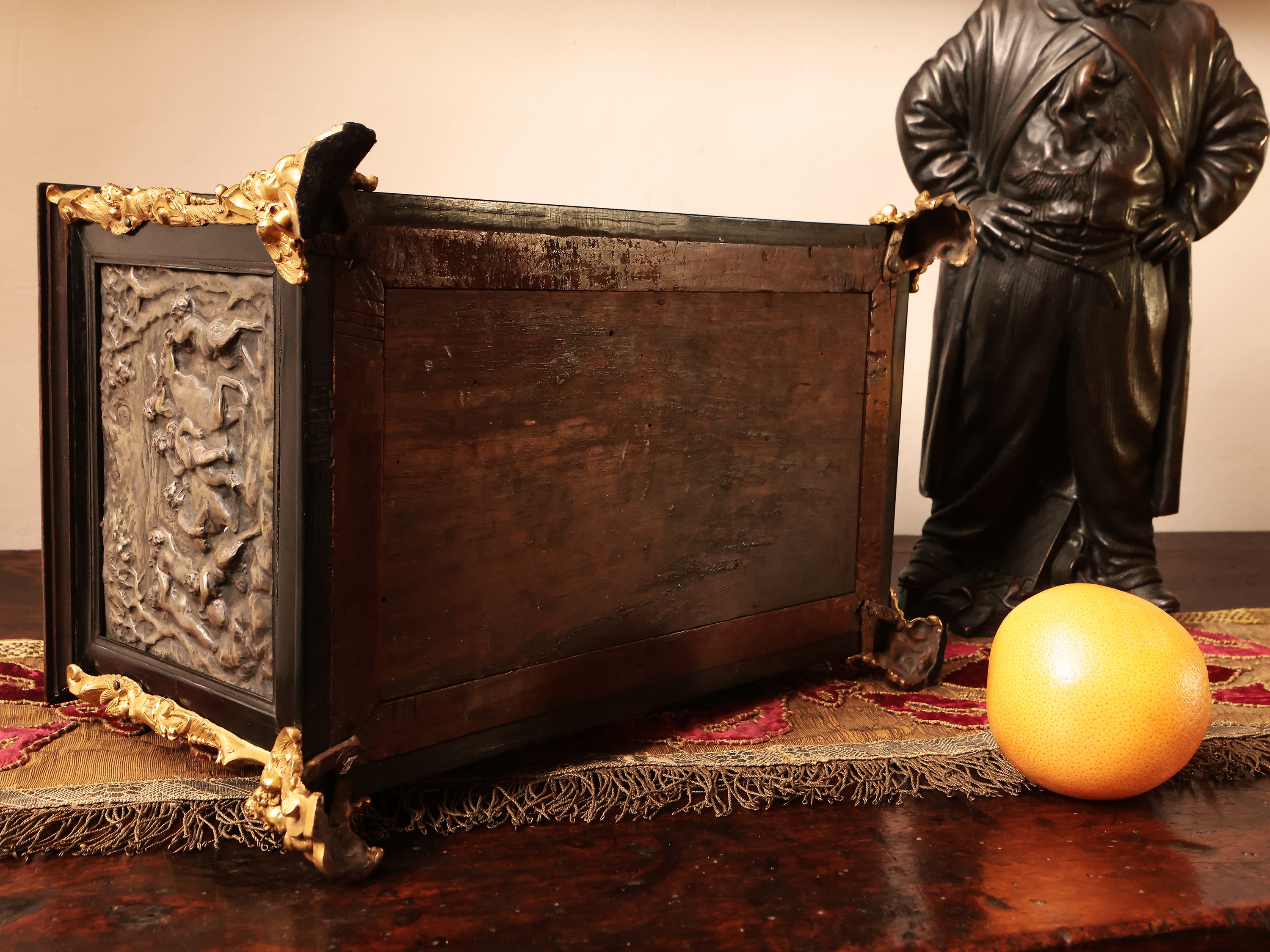 Forziere in legno ebanizzato