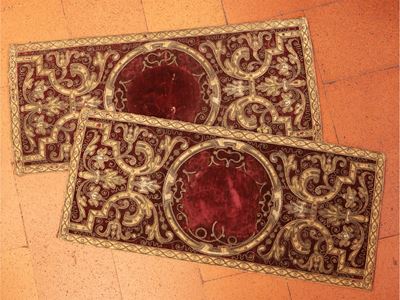 Coppia di Strisce Centrotavola in Velluto Rosso
