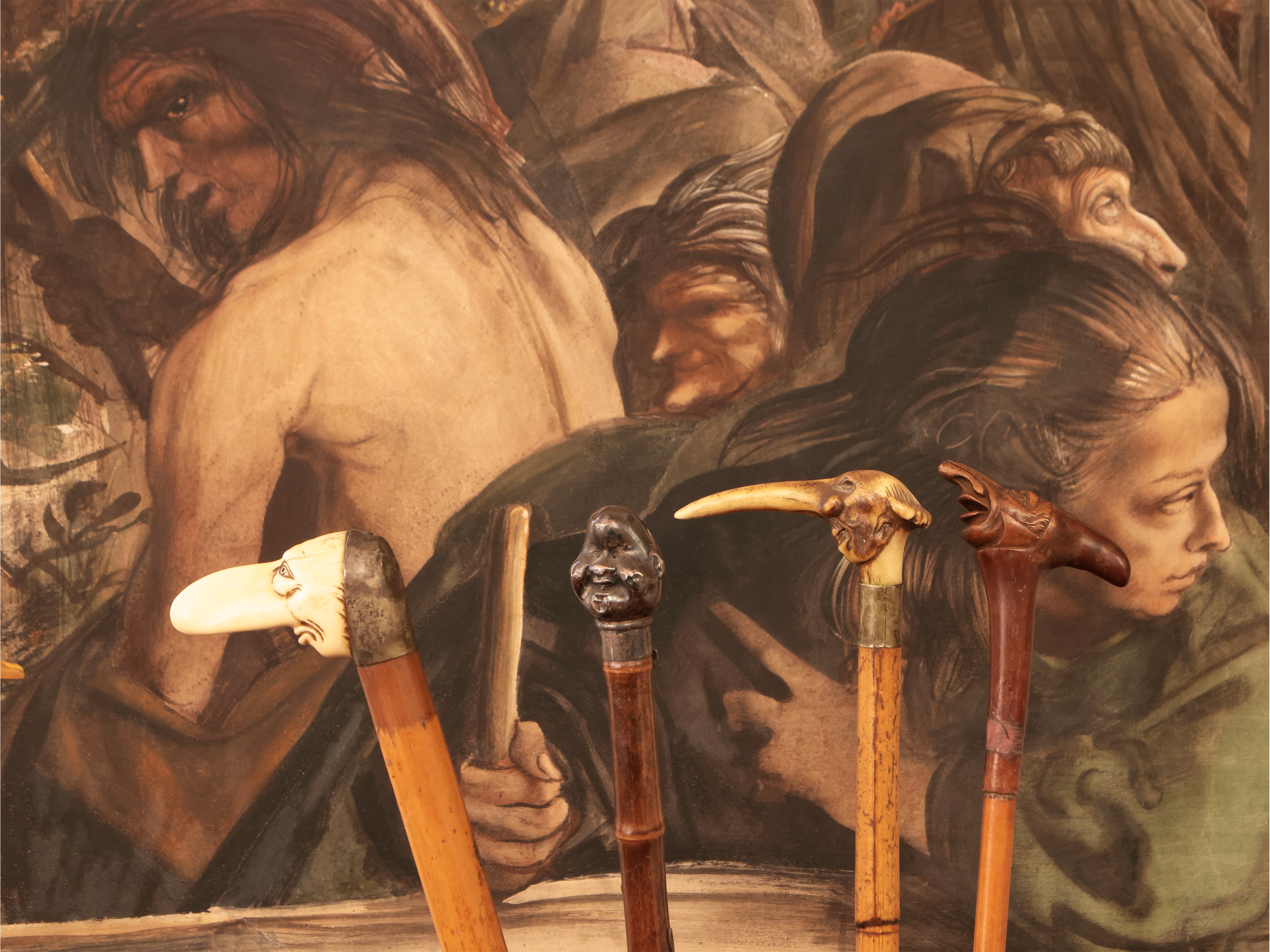 Collezione di sedici bastoni da passeggio