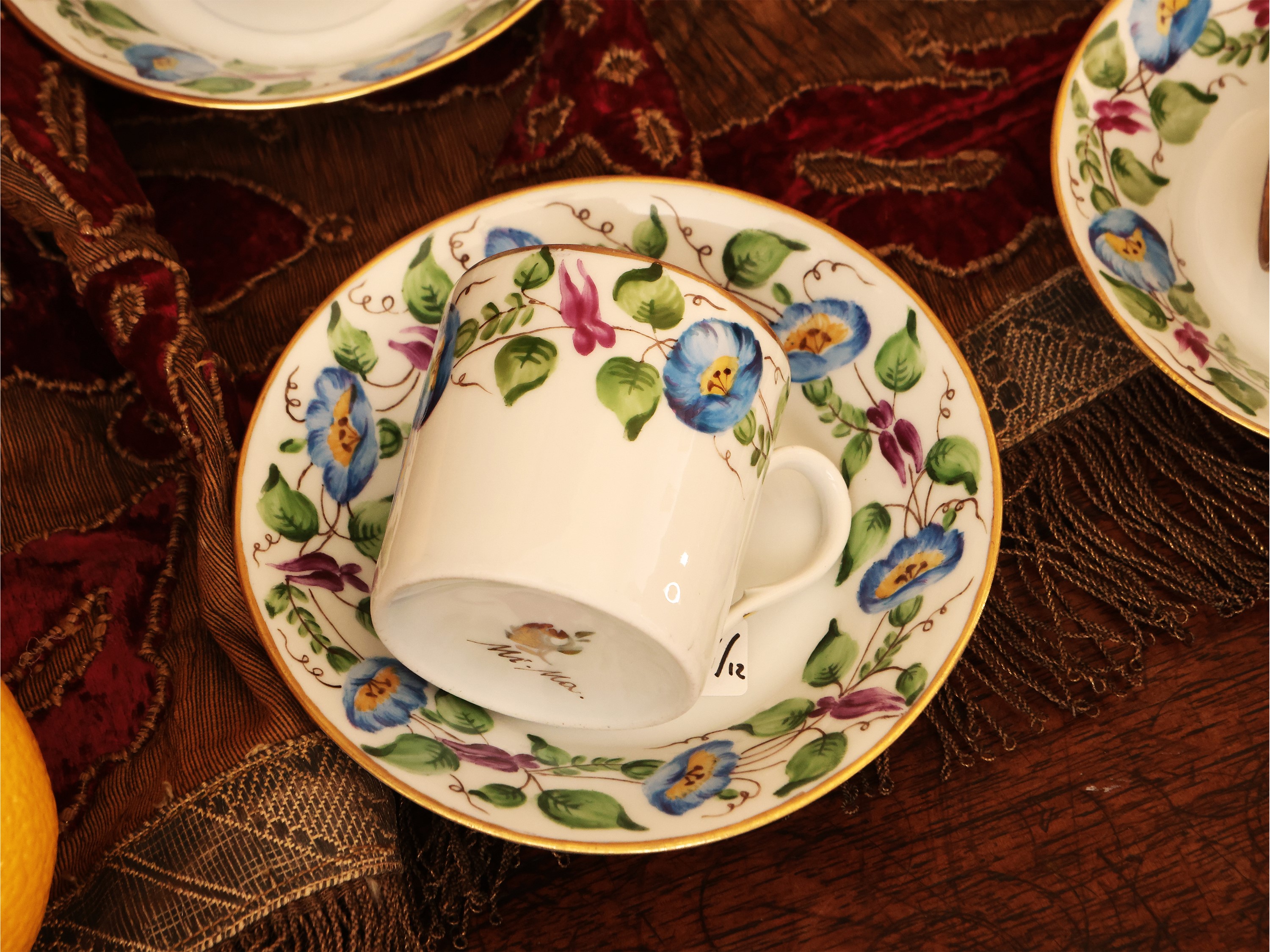 Serie di Dodici Tazzine da Caffè con Decorazione Floreale