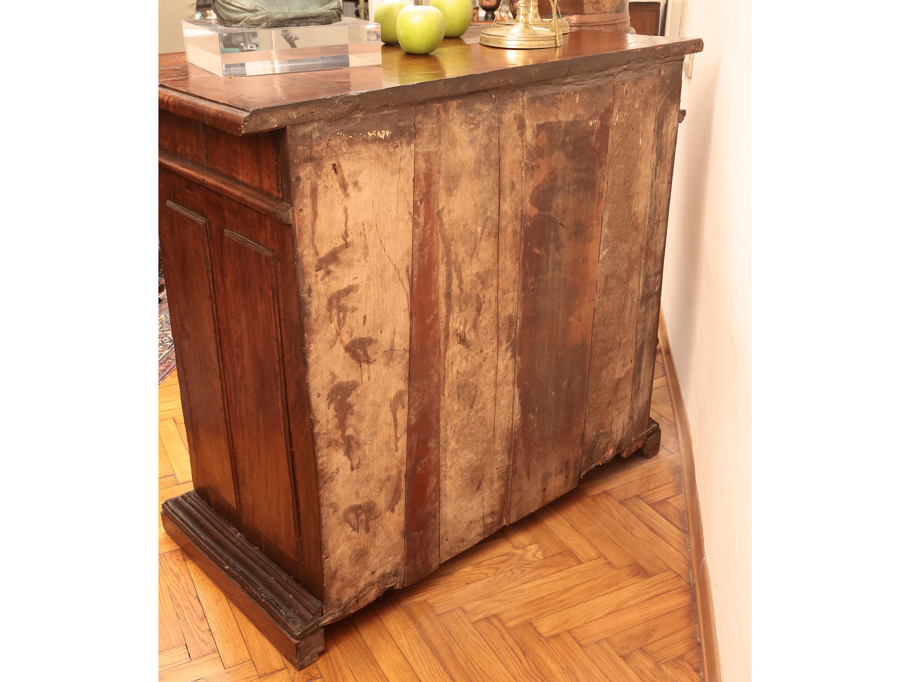 Piccola Credenza in Noce