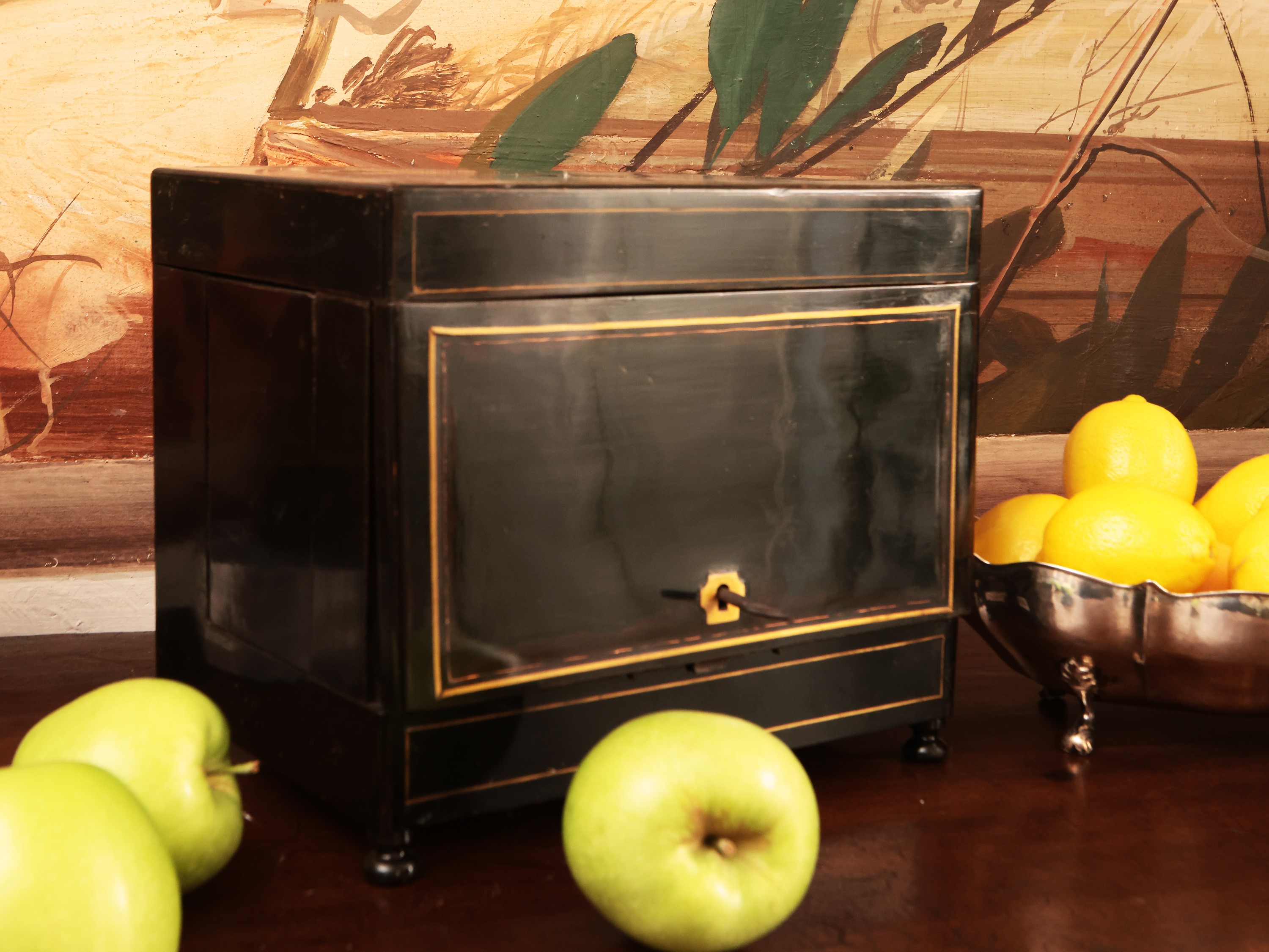 Rosoliera in legno ebanizzato