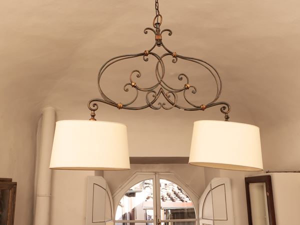 Lampadario in ferro battuto