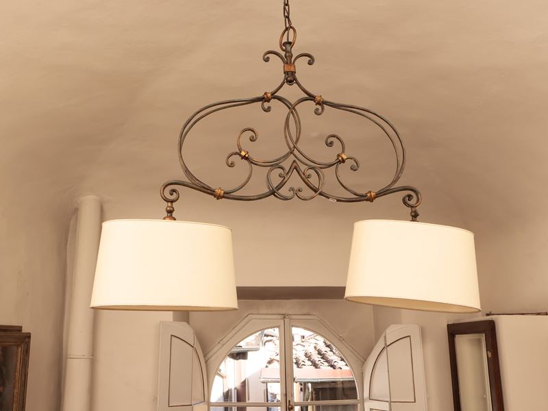 Lampadario in Ferro Battuto