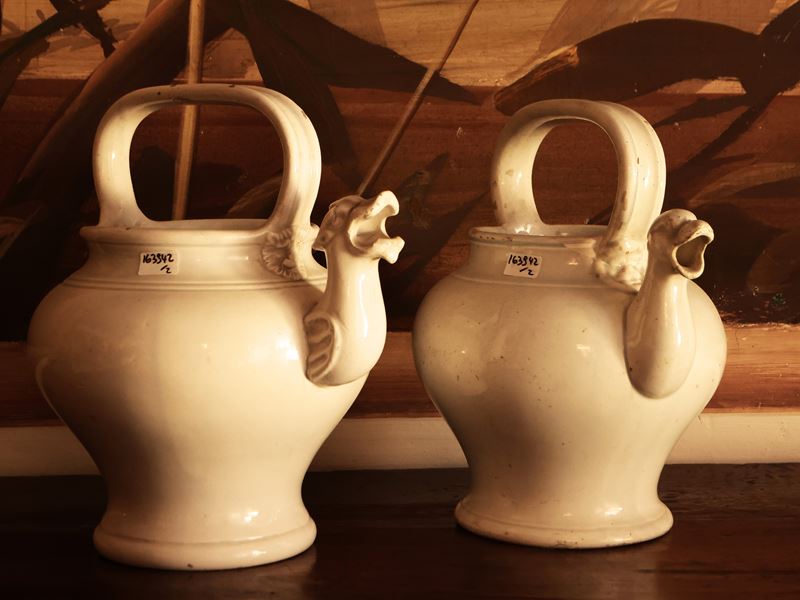 Coppia versatoi in maiolica