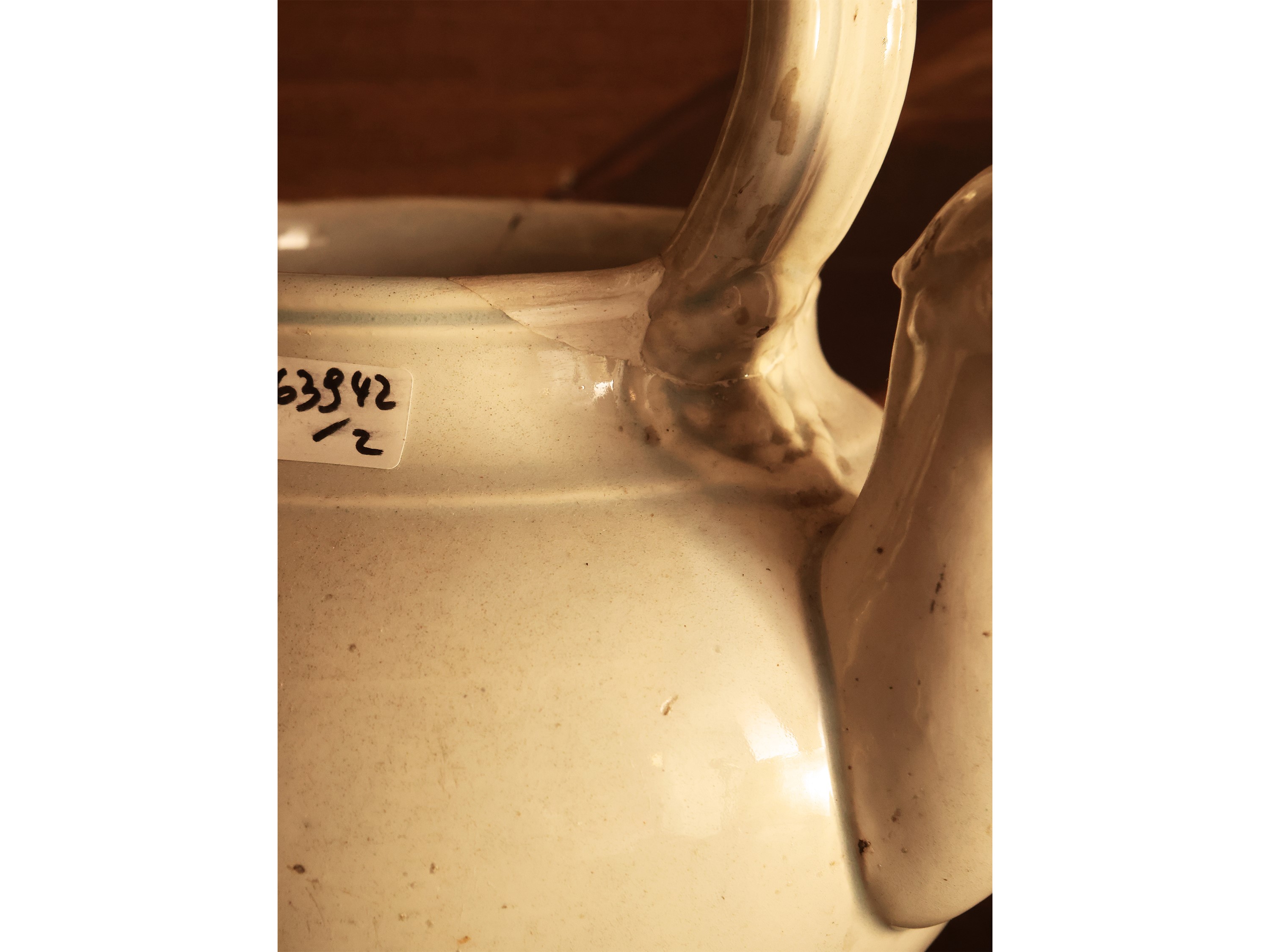 Coppia versatoi in maiolica