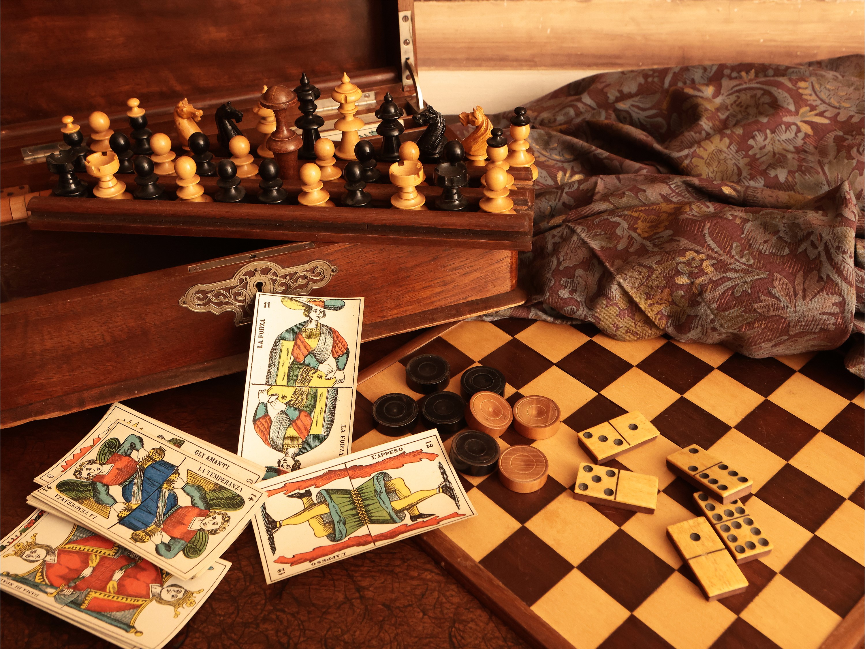 Scatola da Gioco in Noce
