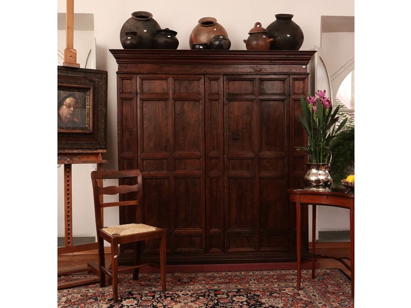 Armadio stipo in noce