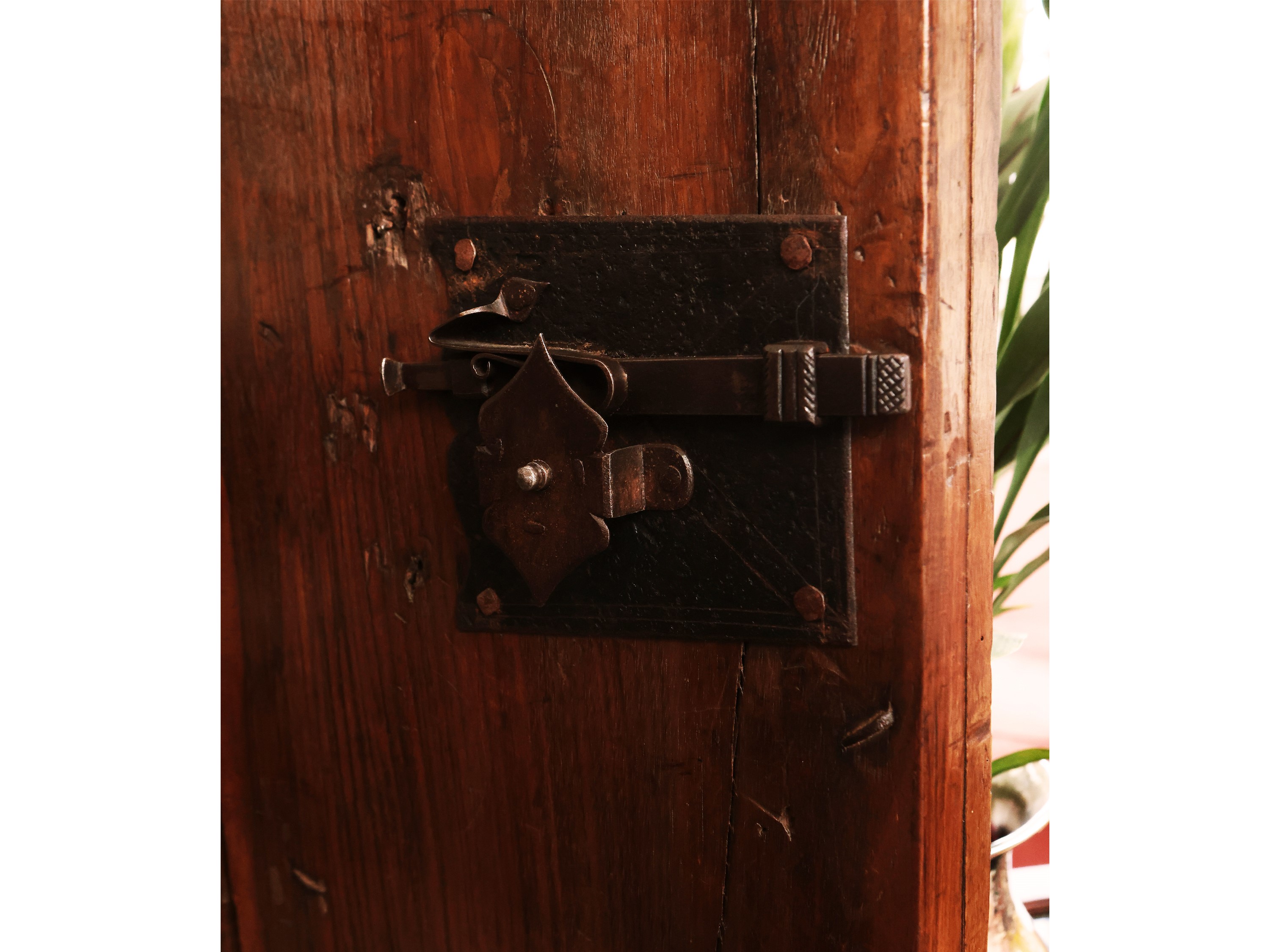 Armadio stipo in noce