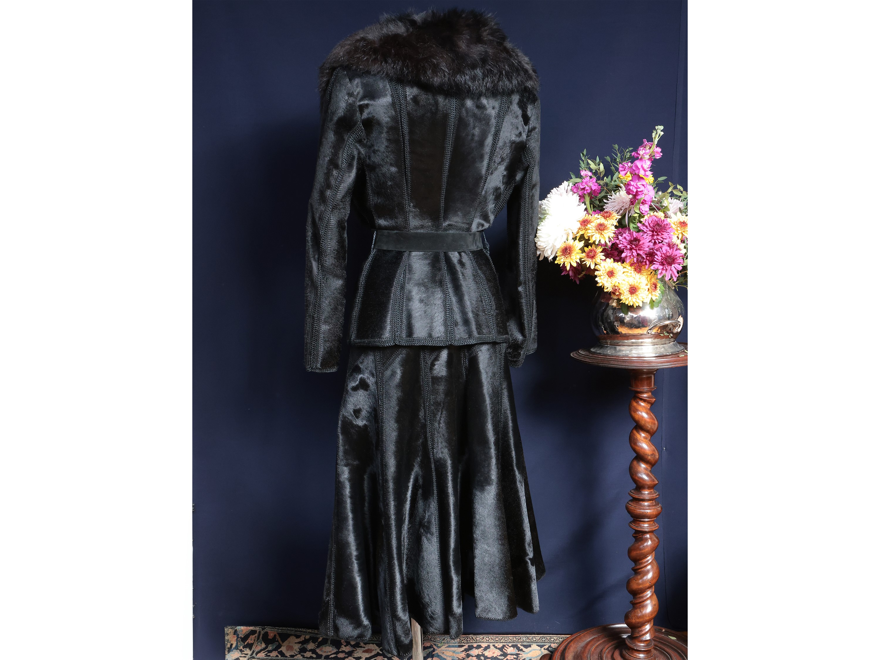 Tailleur nero in pelliccia di cavallino e volpe, Beltrami Firenze