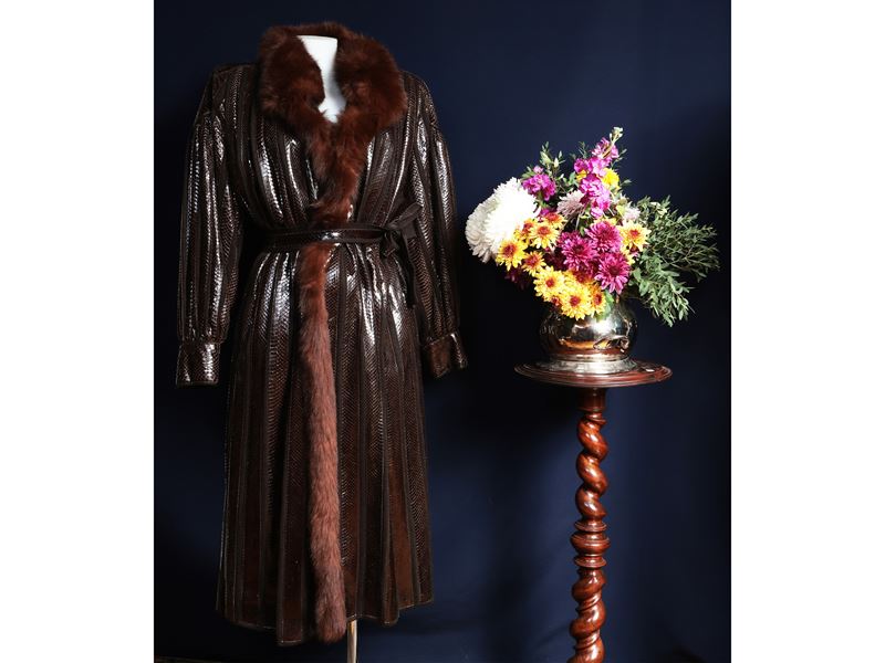 Cappotto in pitone color marrone, Beltrami Firenze