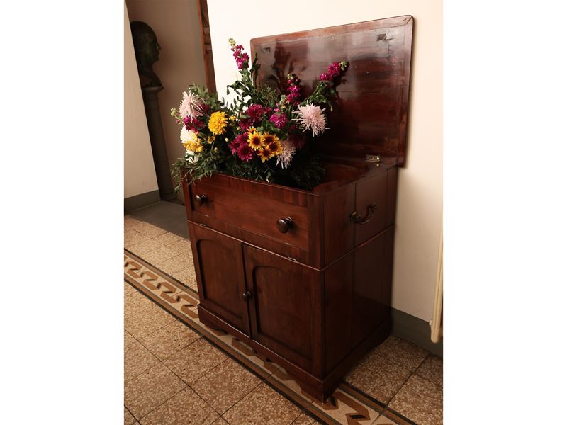 Piccola Credenza a Toilette in Mogano