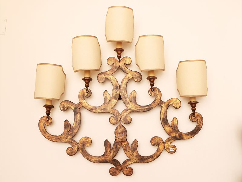 Grande Applique in Metallo Dorato