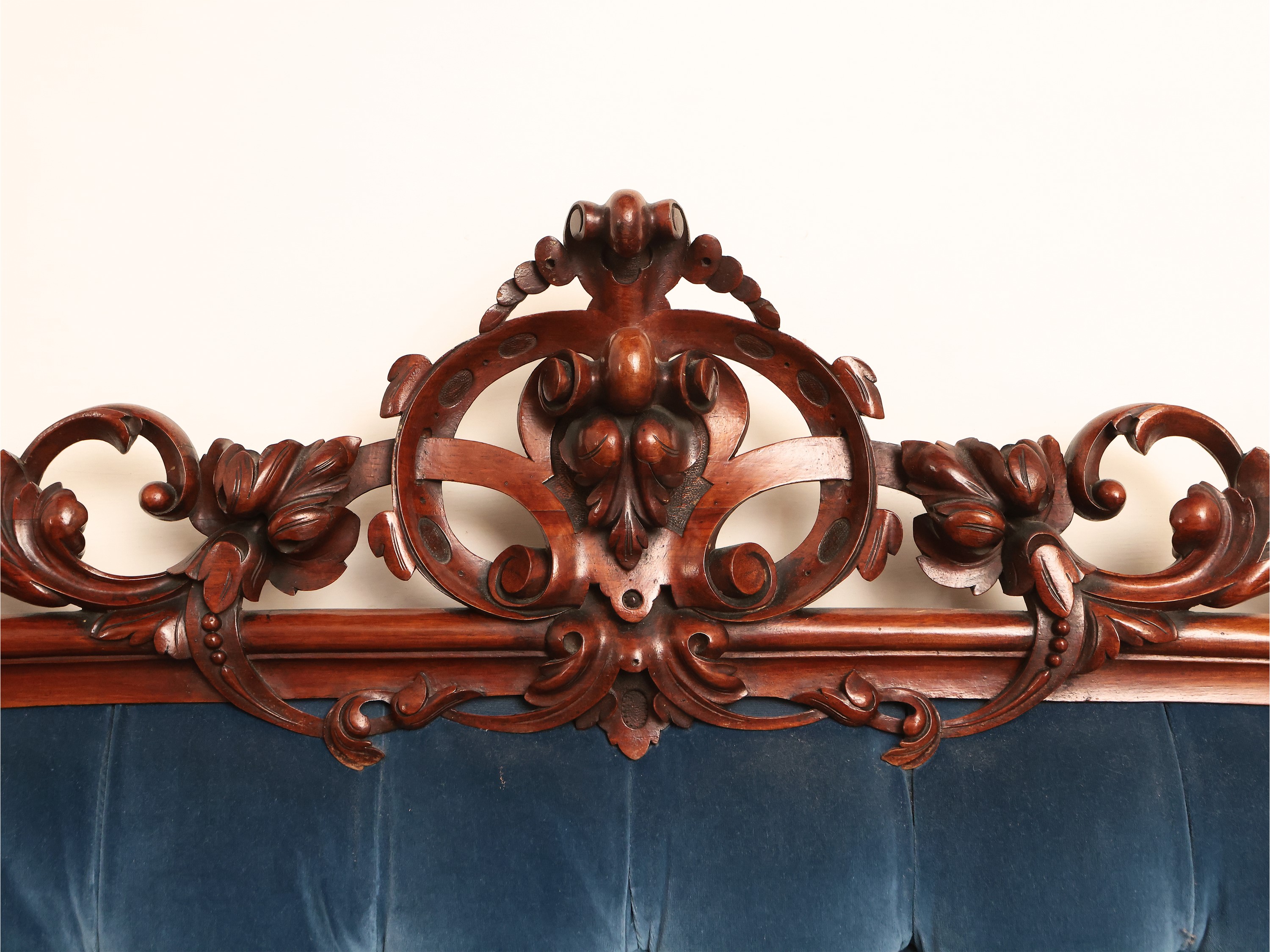 Letto Matrimoniale in Noce