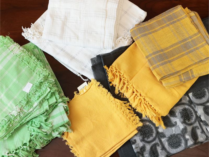 Assortimento di tovaglie in diversi materiali e dimensioni